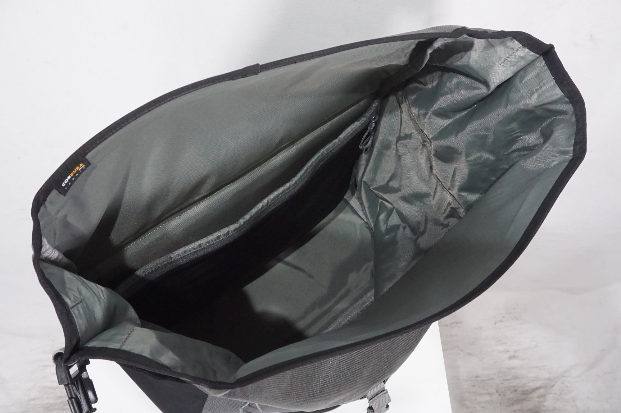 BROMPTON 「ブロンプトン」 BOROUGH ROLL TOP WITH FRAME フロントバッグ / AKIBA店