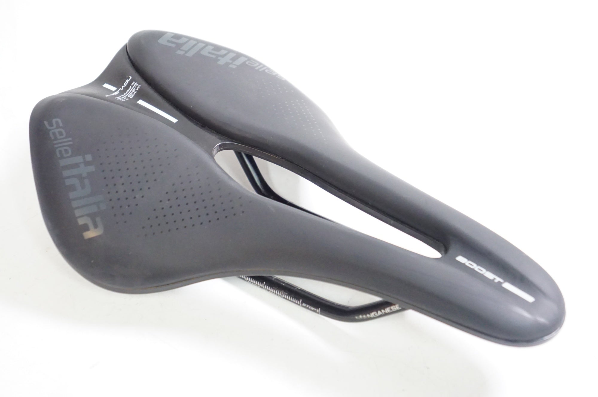 SELLE ITALIA 「セラ イタリア」 NOVUS BOOST EVO SUPERFLOW サドル / 熊谷本店