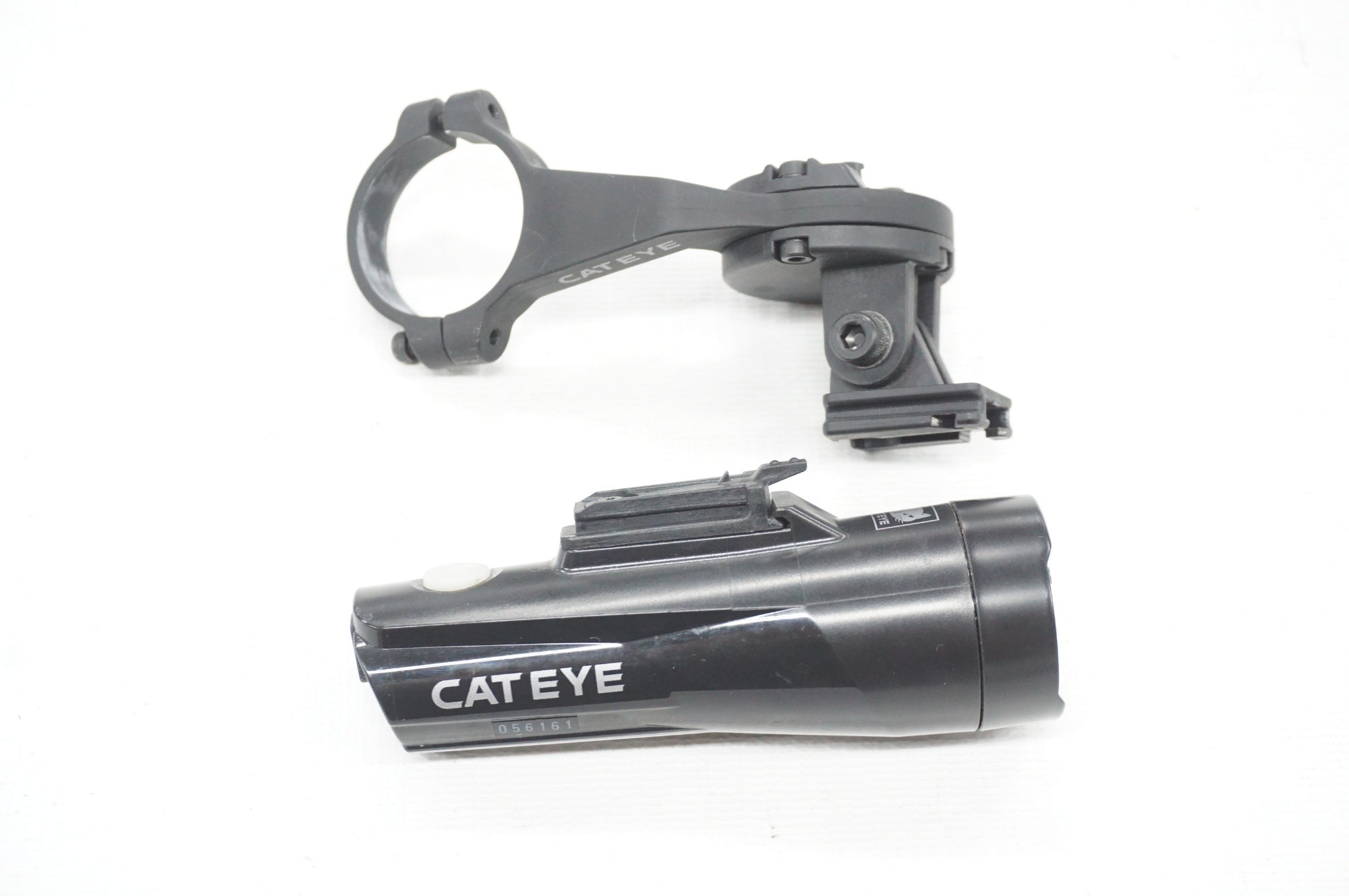 26 6段ギヤ、オートライト整備品。直接引き取り市川市都内配送◯ CATEYE 「キャットアイ」 GVOLT70 フロントライト / 阪急塚口店