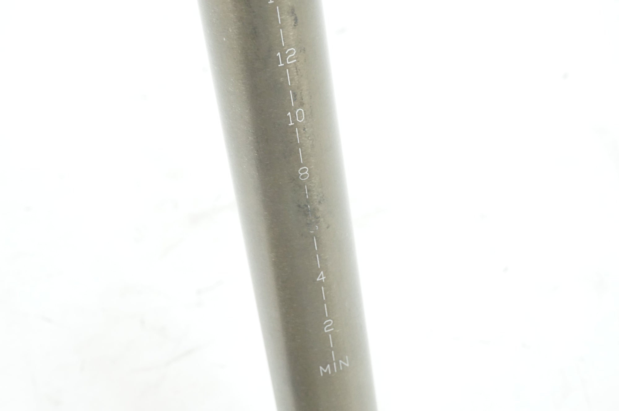 LITE CYCLE 「ライトサイクル」 570mm φ34.9 チタニウム ロング シートポスト / 大宮店