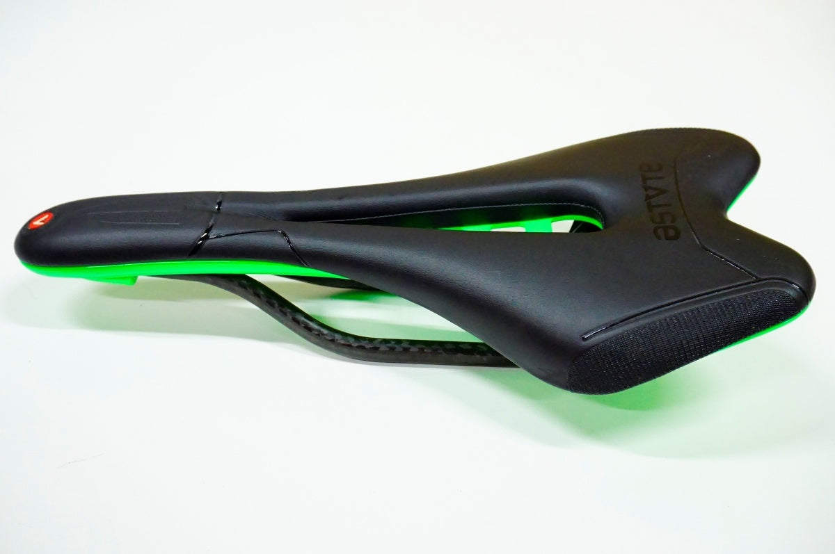 ASTUTE 「アスチュート」 SKYLITE VT CARBON NIO サドル / 名古屋大須店