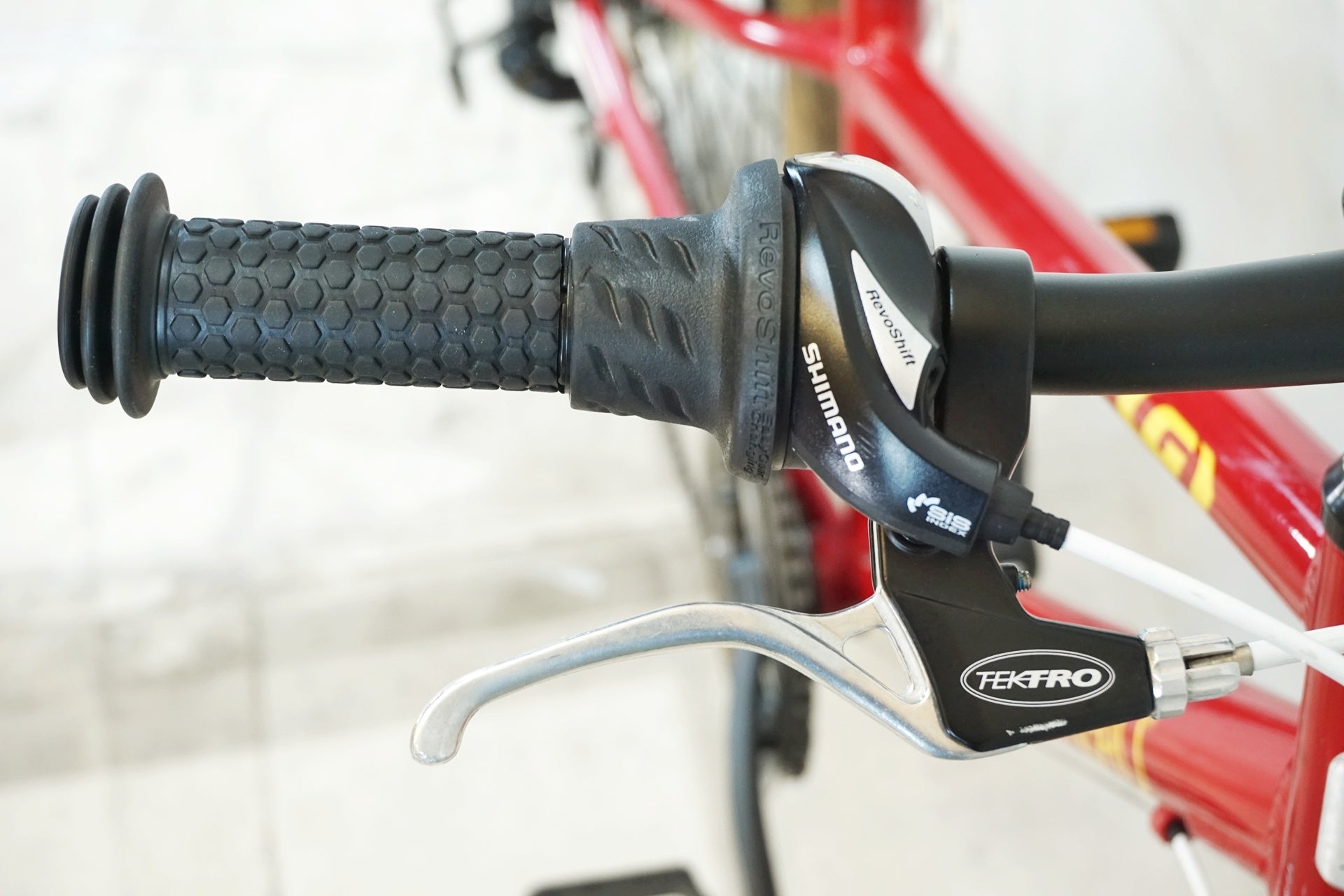 LOUIS GARNEAU 「ルイガノ」 J24 CROSS 2022年モデル キッズバイク / 有明ガーデン店