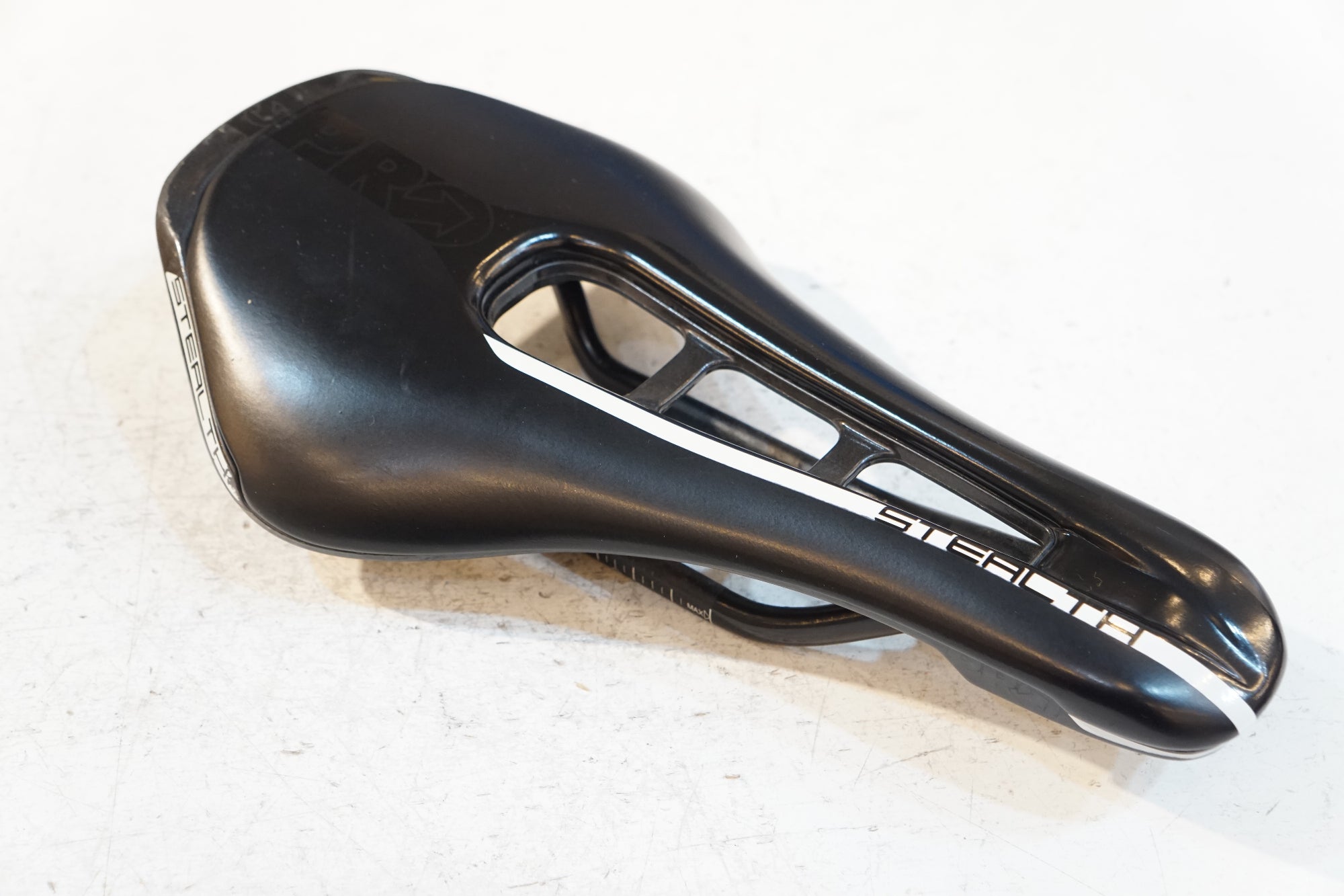 SHIMANO 「シマノ」 PRO STELTH サドル / バイチャリ浦和ベース