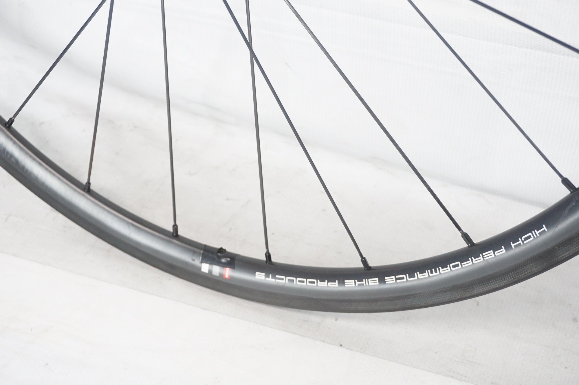 TOKEN 「トーケン」 T28 カーボン TU ホイールセット / 阪急塚口店