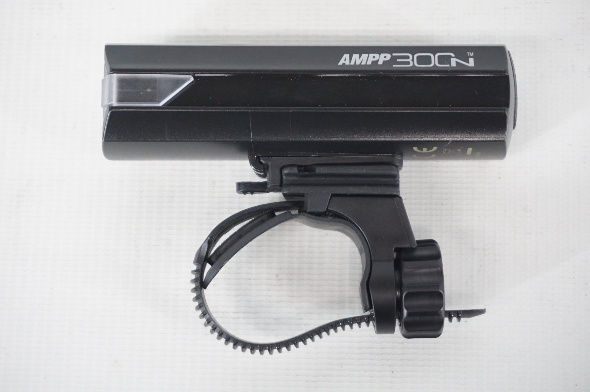 CATEYE 「キャットアイ」 AMPP300N フロントライト / 阪急塚口店