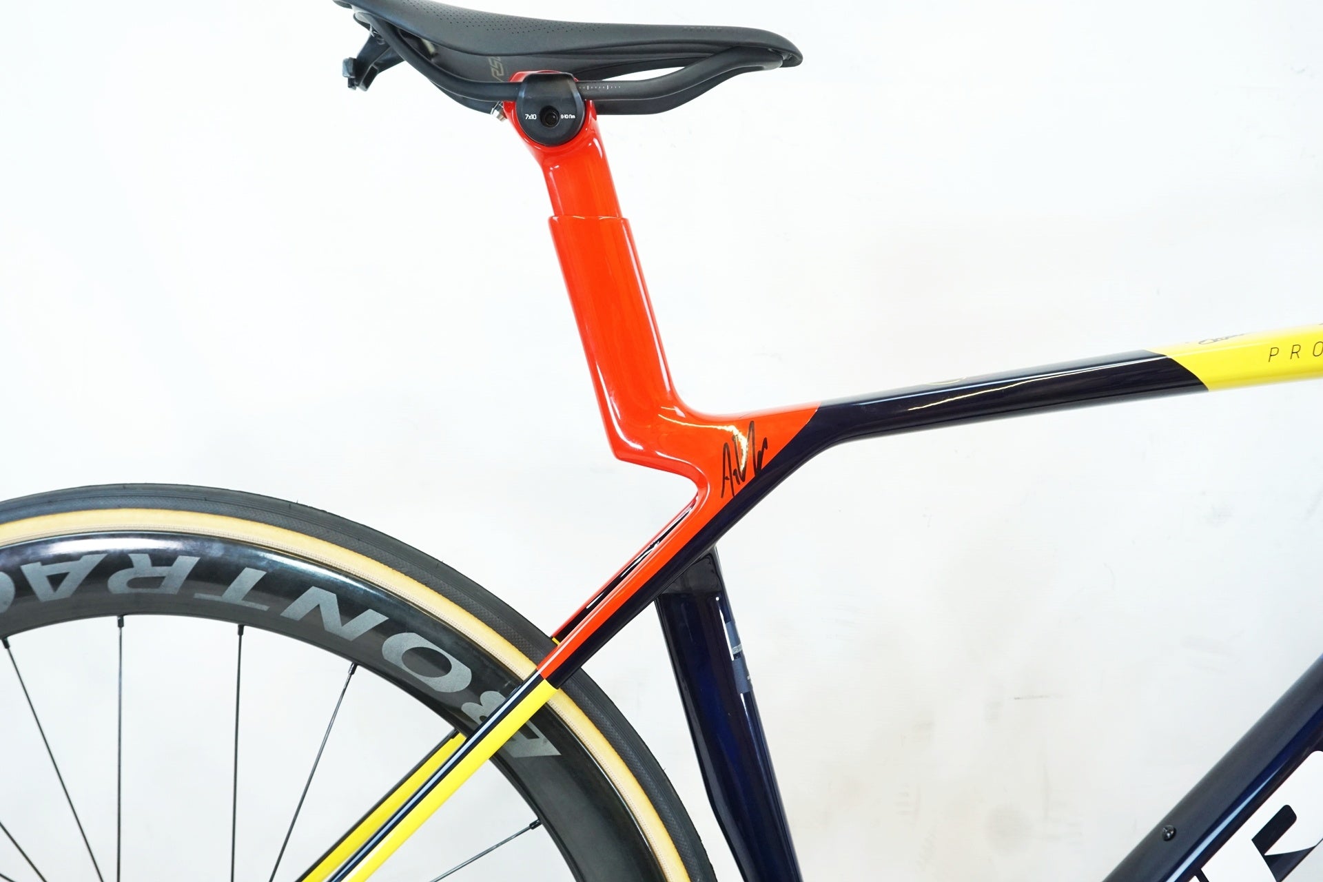 TREK 「トレック」 MADONE SLR9 AXS GEN8 2025年モデル ロードバイク / 有明ガーデン店