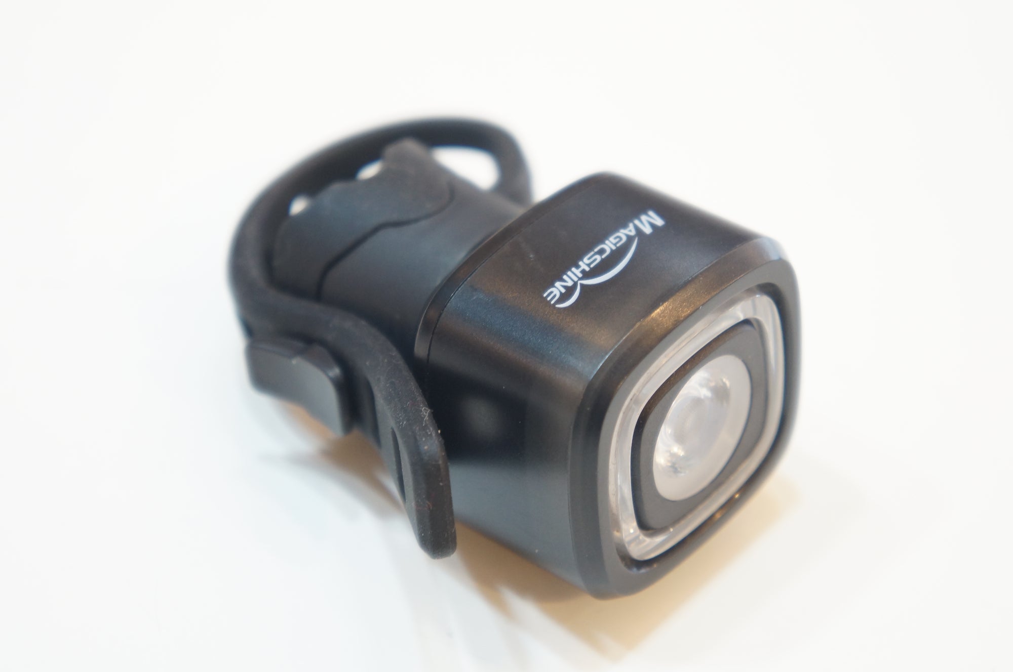 OLIGHT 「オーライト」 MAGICSHINE リアライト / バイチャリ浦和ベース