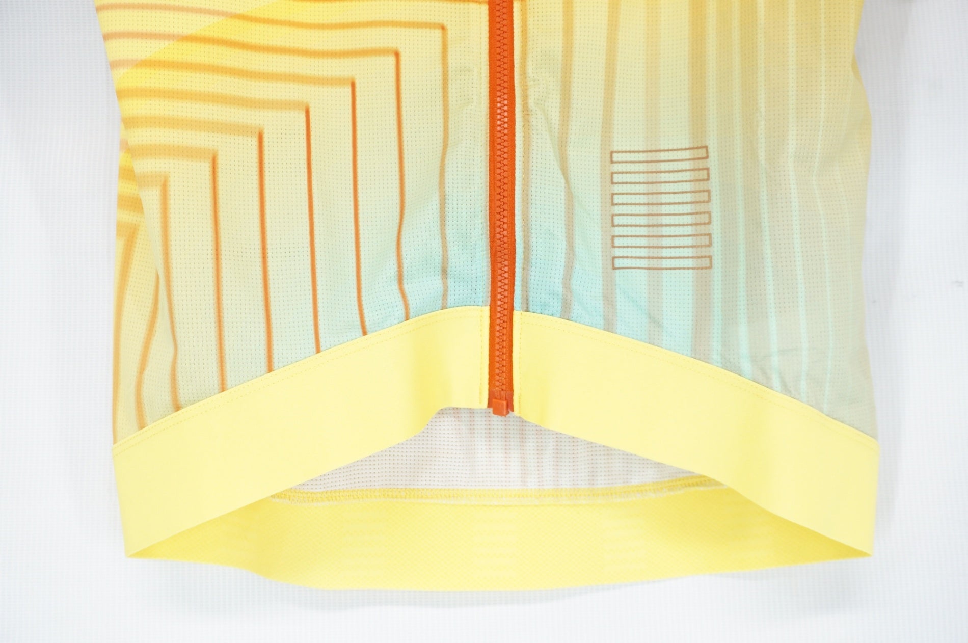 RAPHA 「ラファ」 TUNNEL VISION PT TRAINING Sサイズ ジャージ / 阪急塚口店