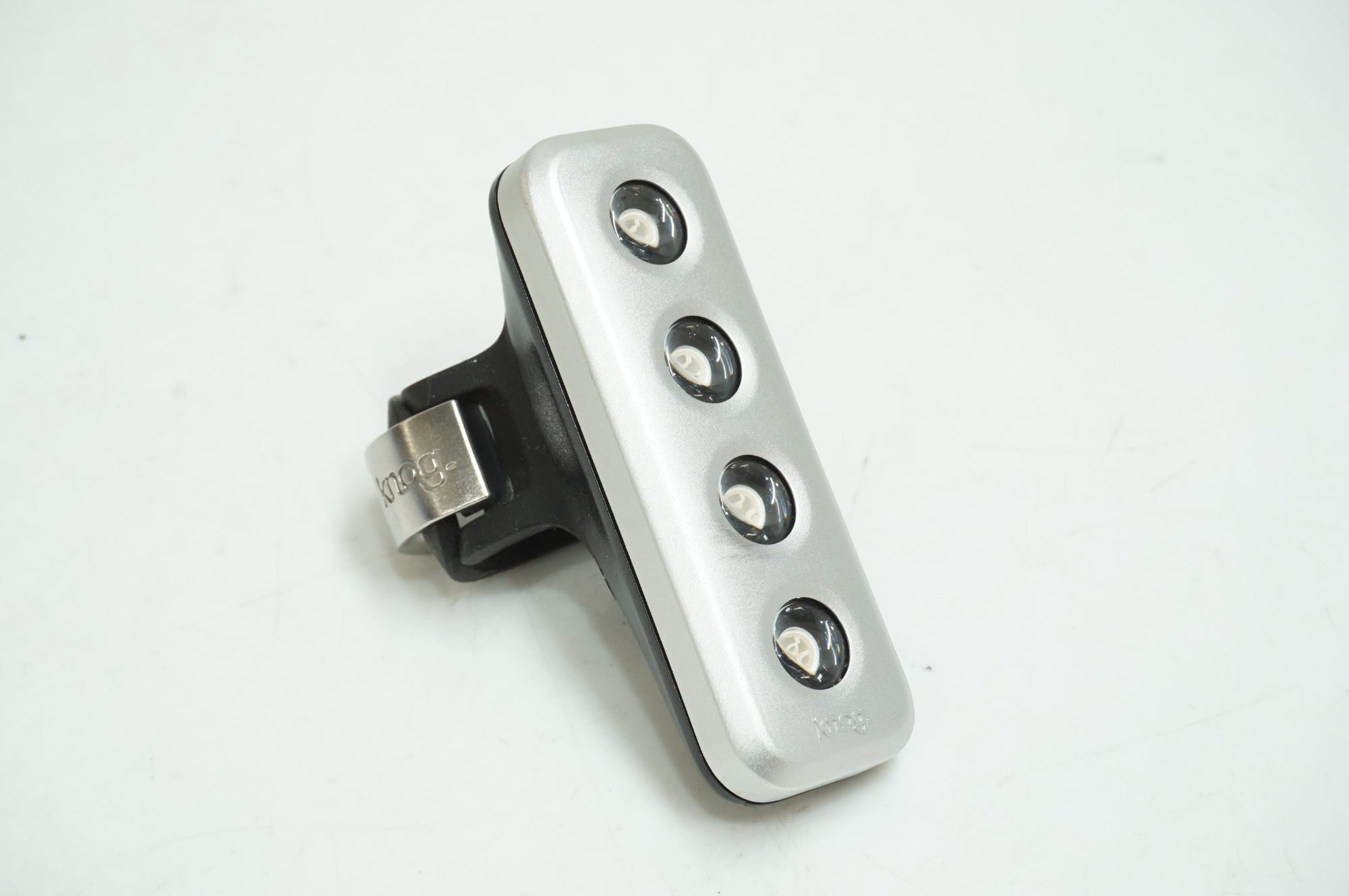 KNOG 「ノグ」 BLINDER LIGHTS 4V リアライト / 大宮店