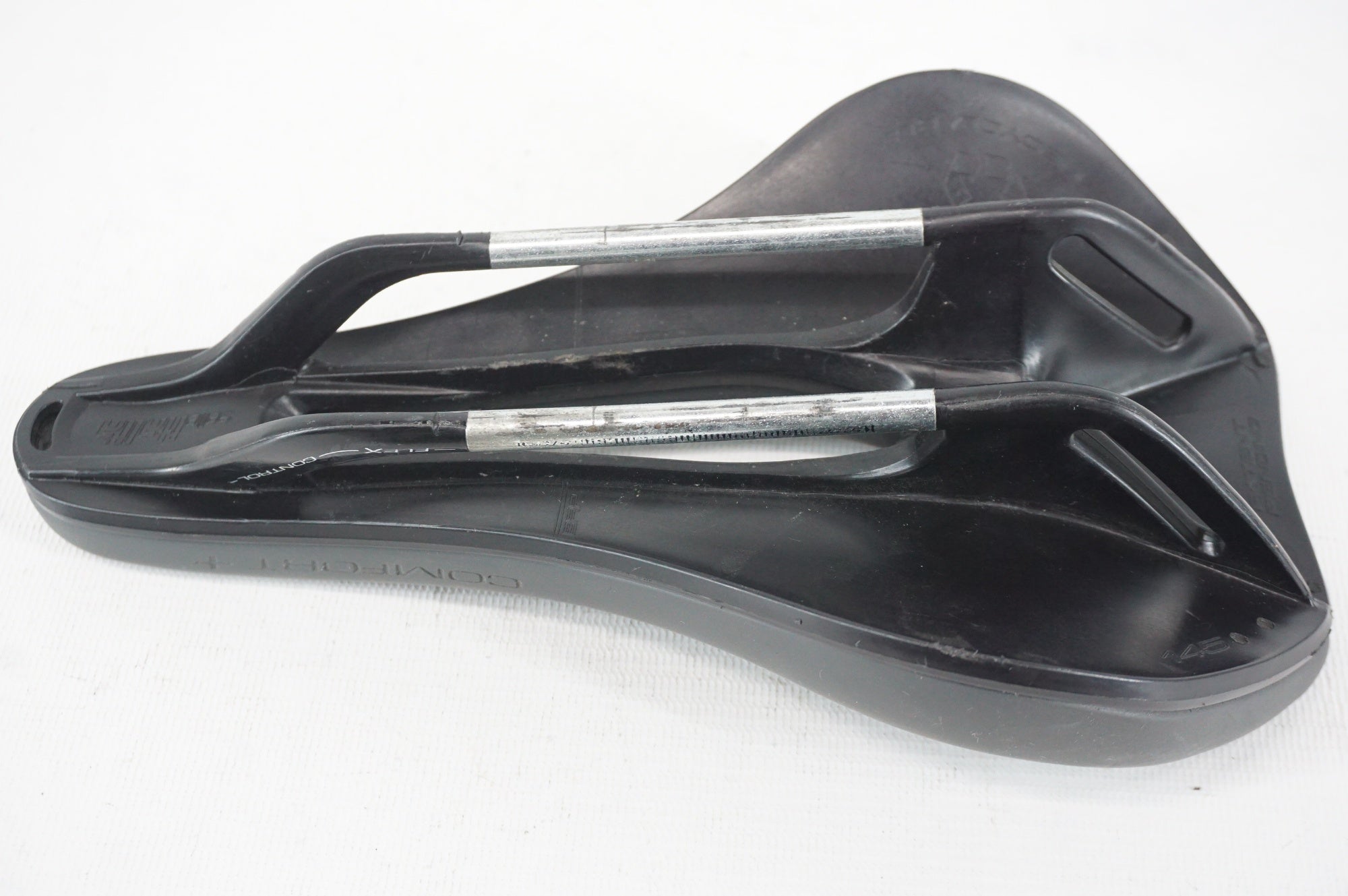 SELLE ITALIA 「セライタリア」 MODEL X COMFORT+ SUPERFLOW サドル / 阪急塚口店