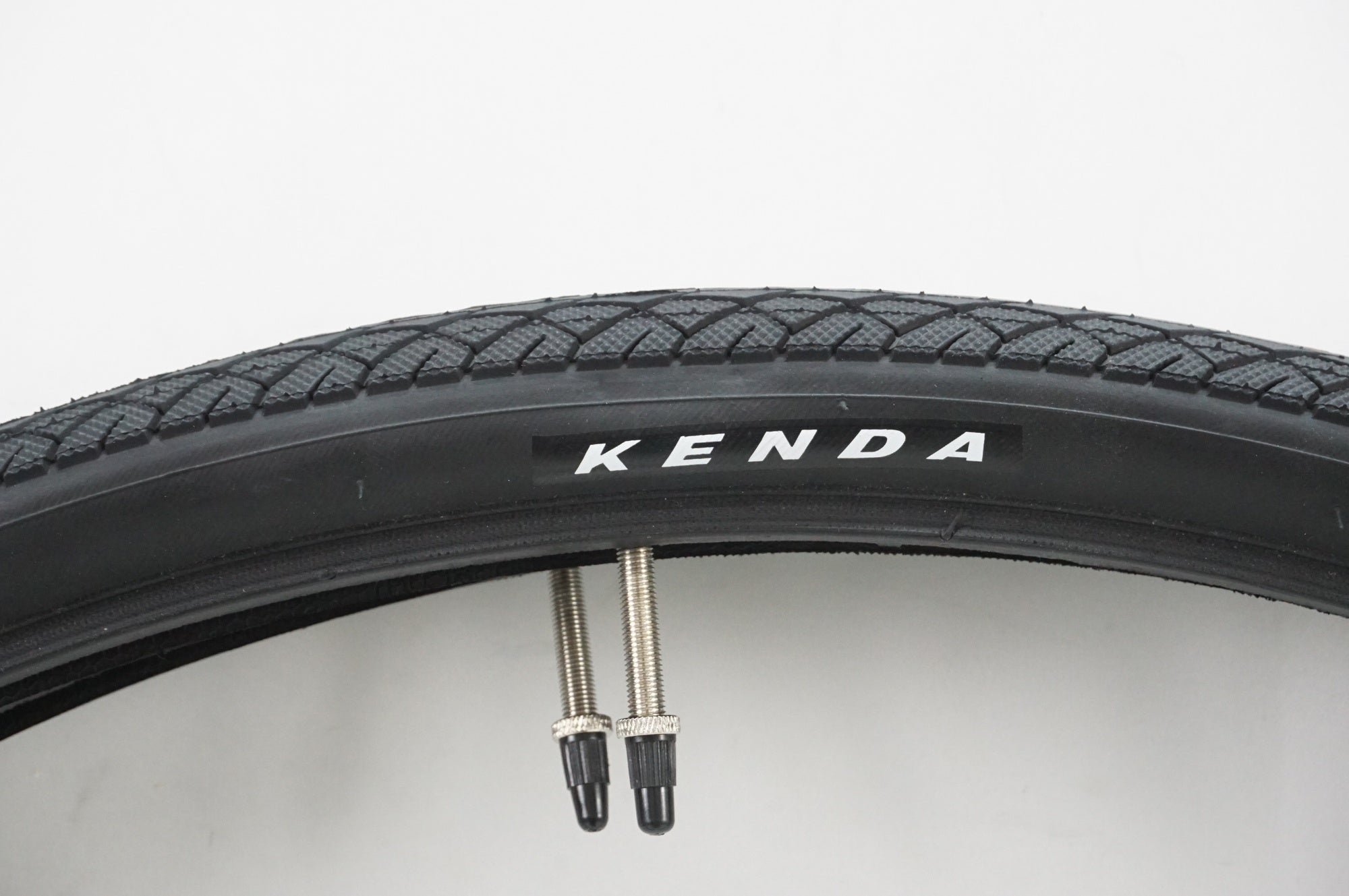 KENDA 「ケンダ」 700×38C-28C-1 5/8×1 1/2 タイヤチューブセット / 大宮店