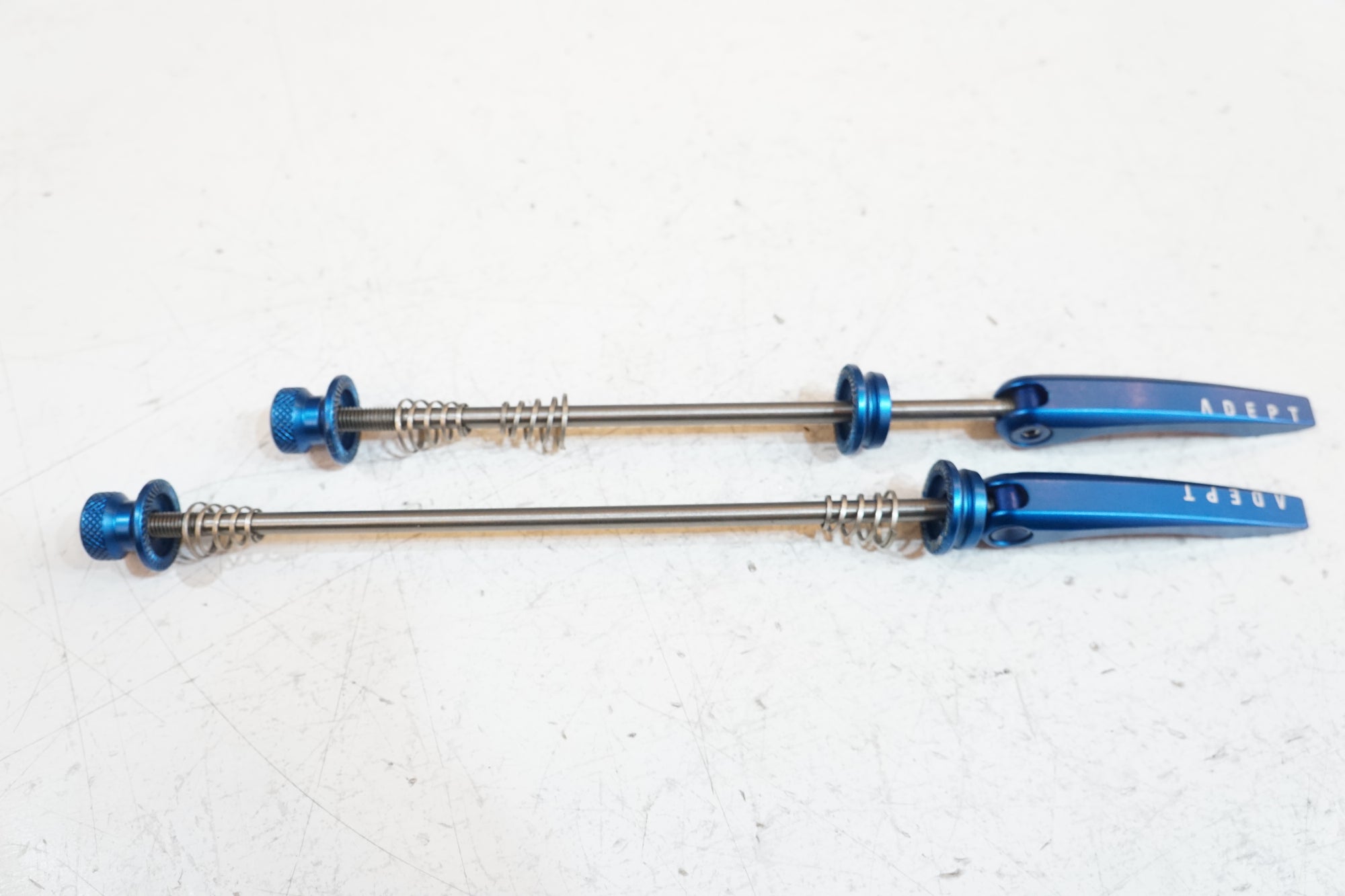 ADEPT 「アデプト」 チタン クイックリリース / バイチャリ浦和ベース