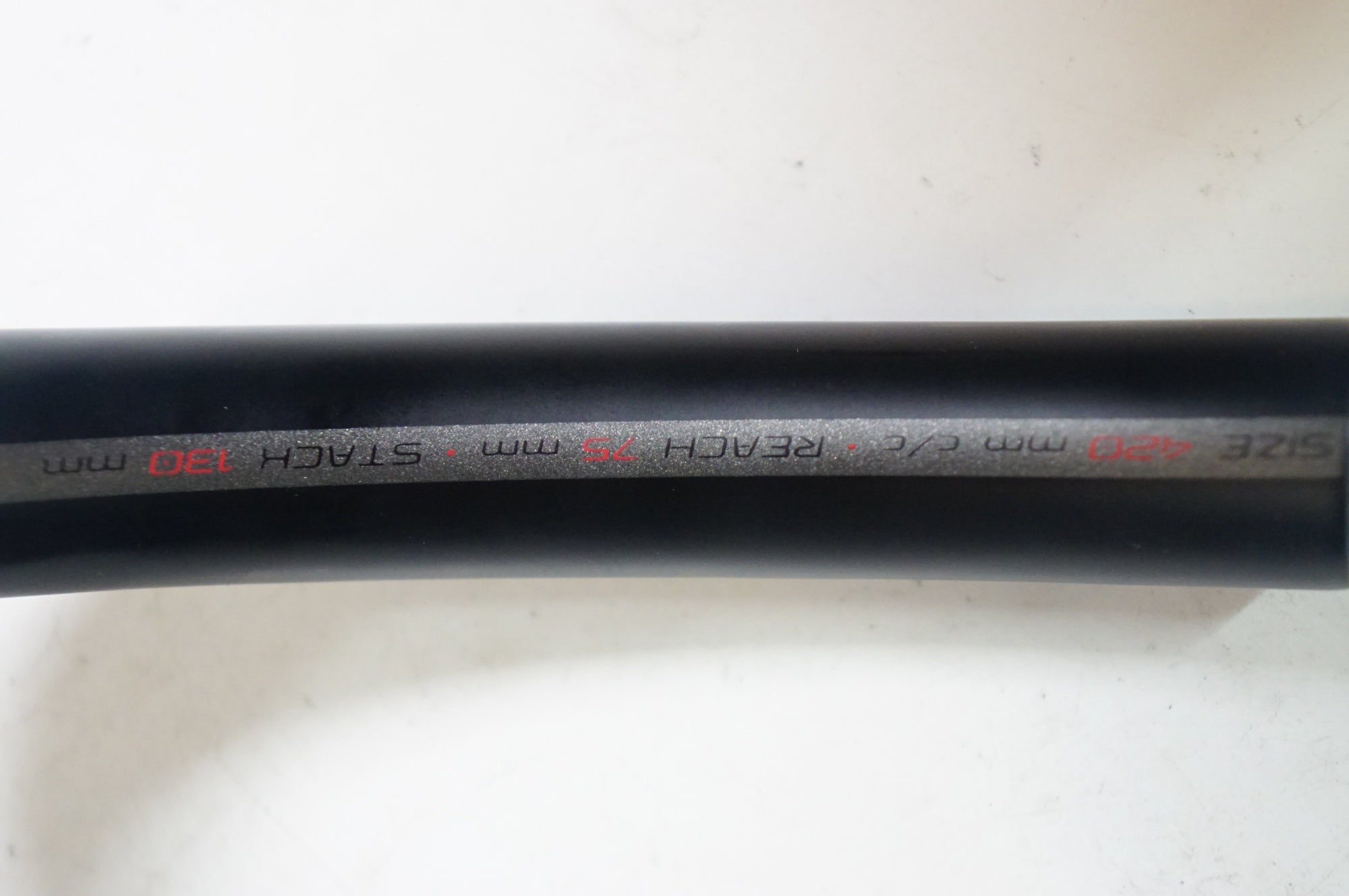 KUOTA 「クオータ」 KATCH RUDDER HB φ31.8 420mm カーボン ハンドル / 熊谷本店