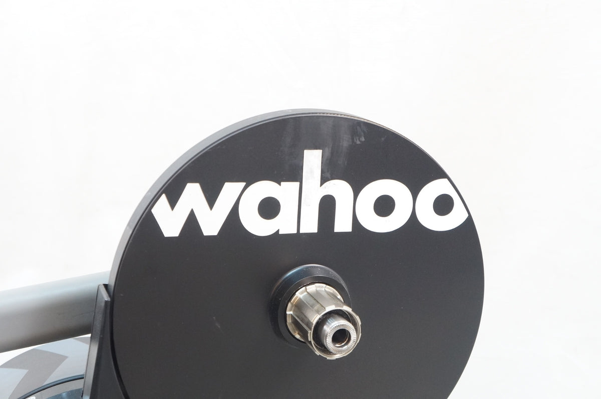 WAHOO 「ワフー」 KICKR AXIS スマートトレーナー / 浦和ベース