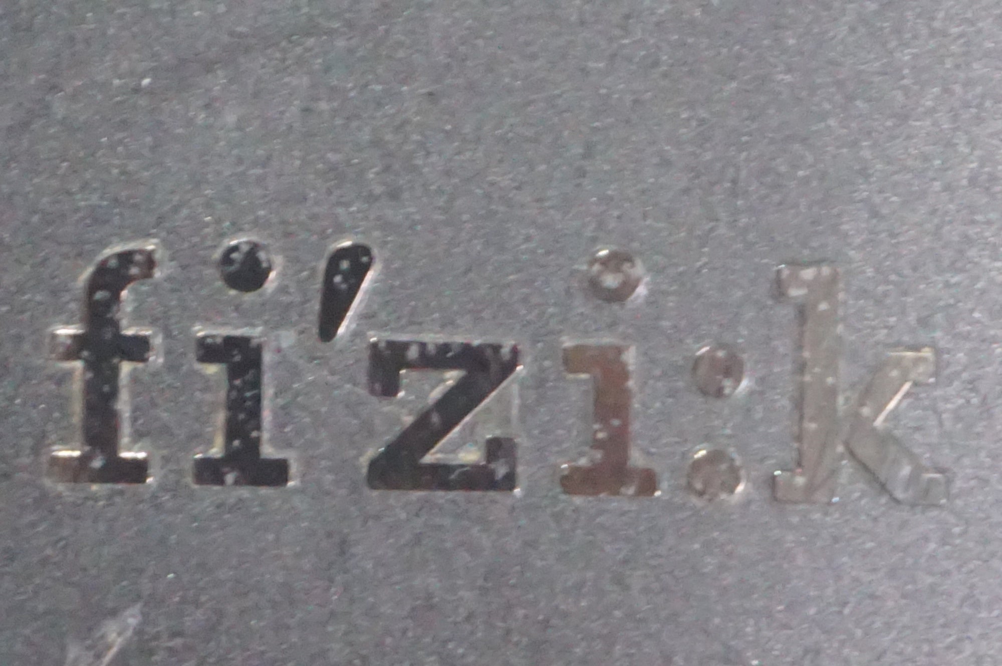 FIZIK 「フィジーク」 ARIONE R1 VERSUS EVO カーボンレール サドル / AKIBA店