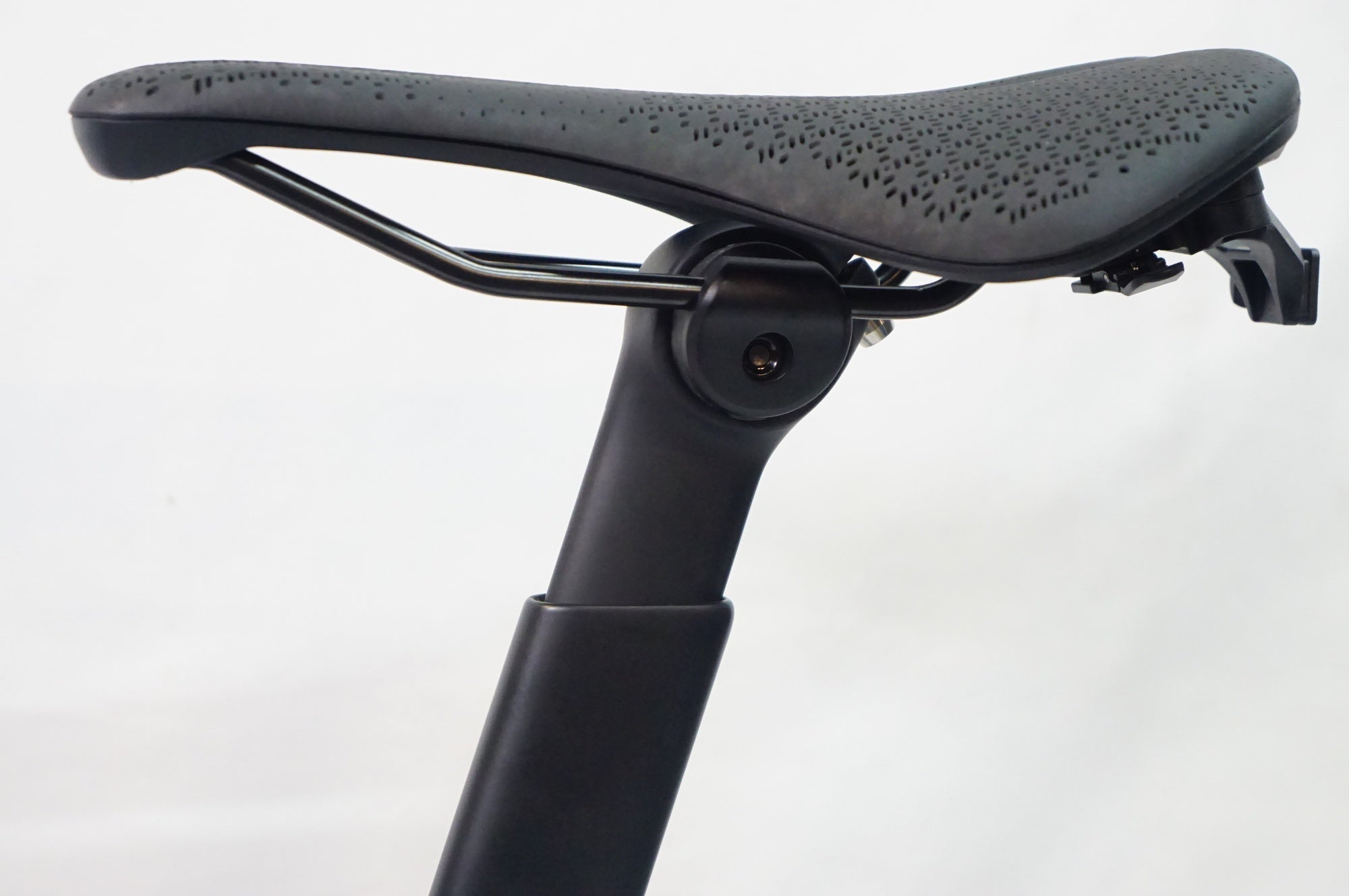 TREK 「トレック」 MADONE SL 5 (GEN 8) 2025年モデル ロードバイク / 熊谷本店