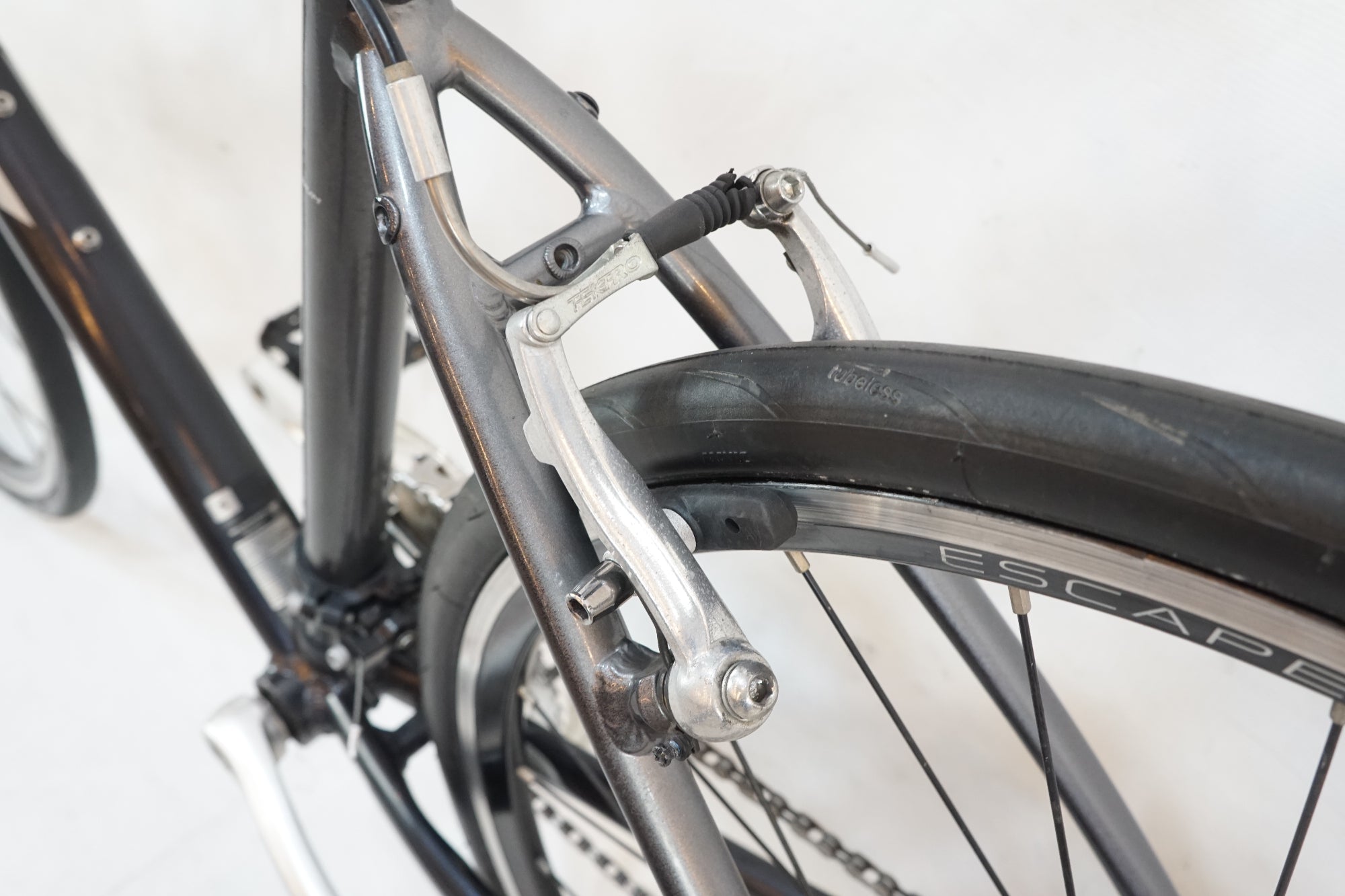 GIANT 「ジャイアント」 ESCAPE R3 MS 2022年モデル クロスバイク / バイチャリ浦和ベース