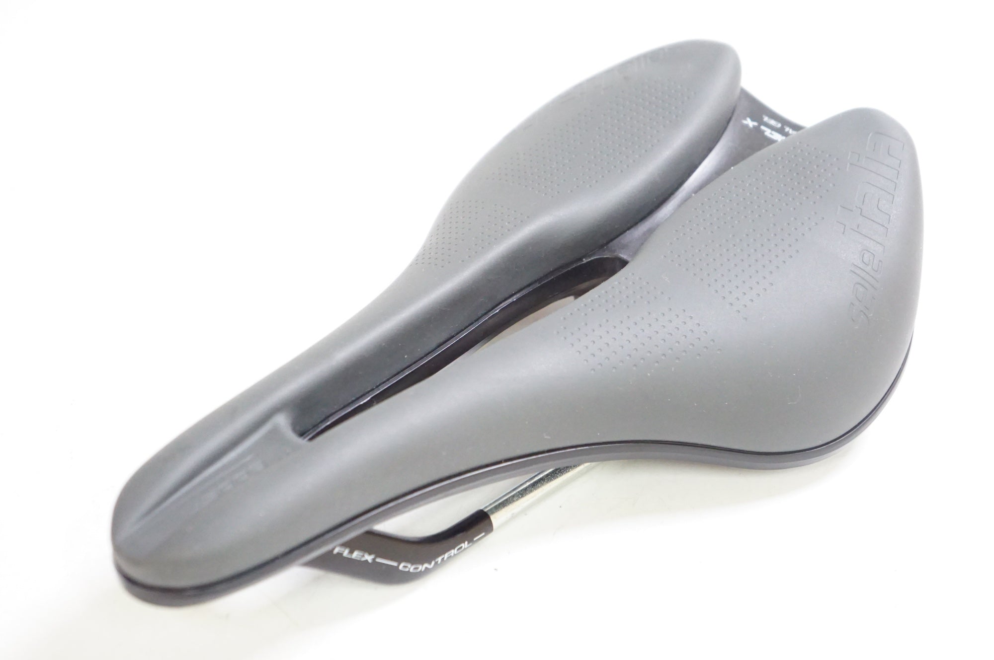 SELLE ITALIA 「セライタリア」 MODEL X COMFORT+ SUPERFLOW サドル / 熊谷本店