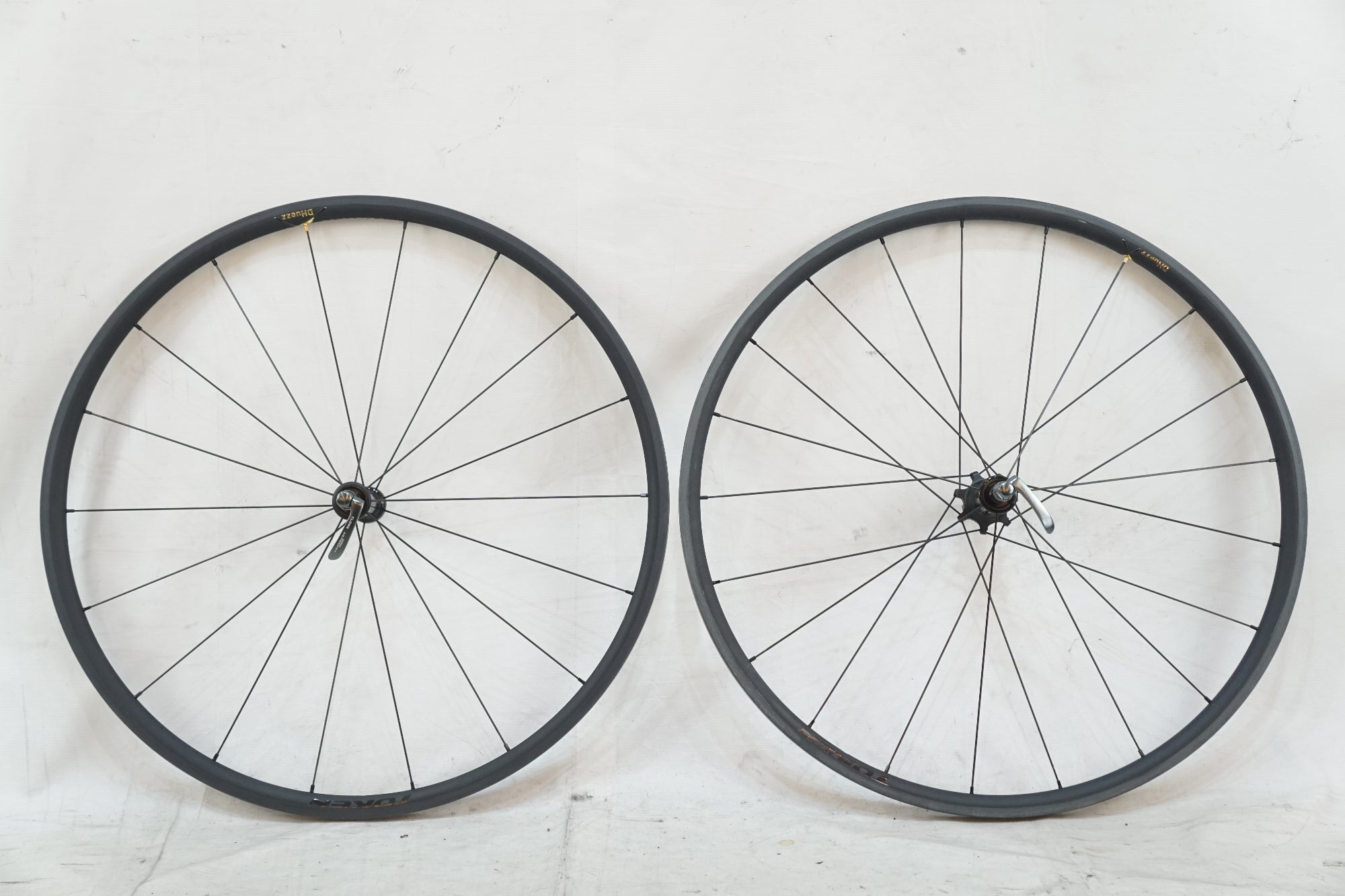 TOKEN 「トーケン」 C22AX DHuezz Zenith TLR シマノ11速 ホイールセット / バイチャリ浦和ベース