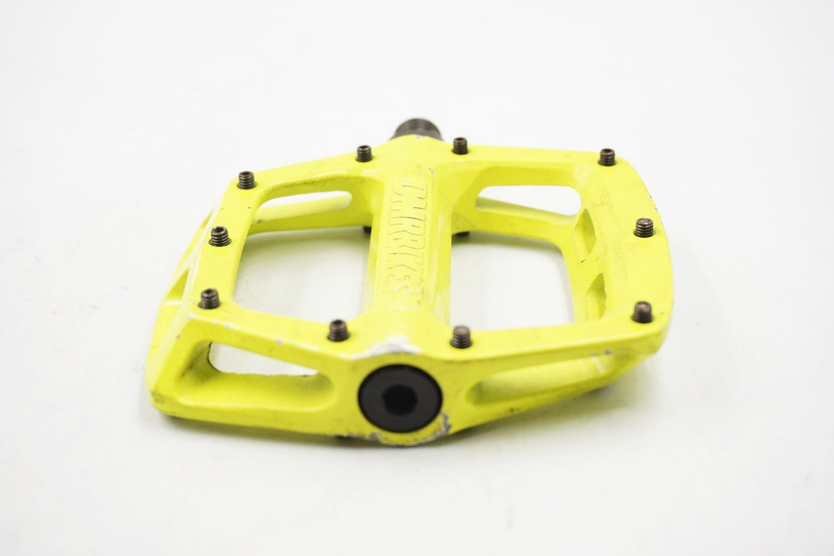 DMR 「ディーエムアール」 BIKES V8 ペダル / 奈良店