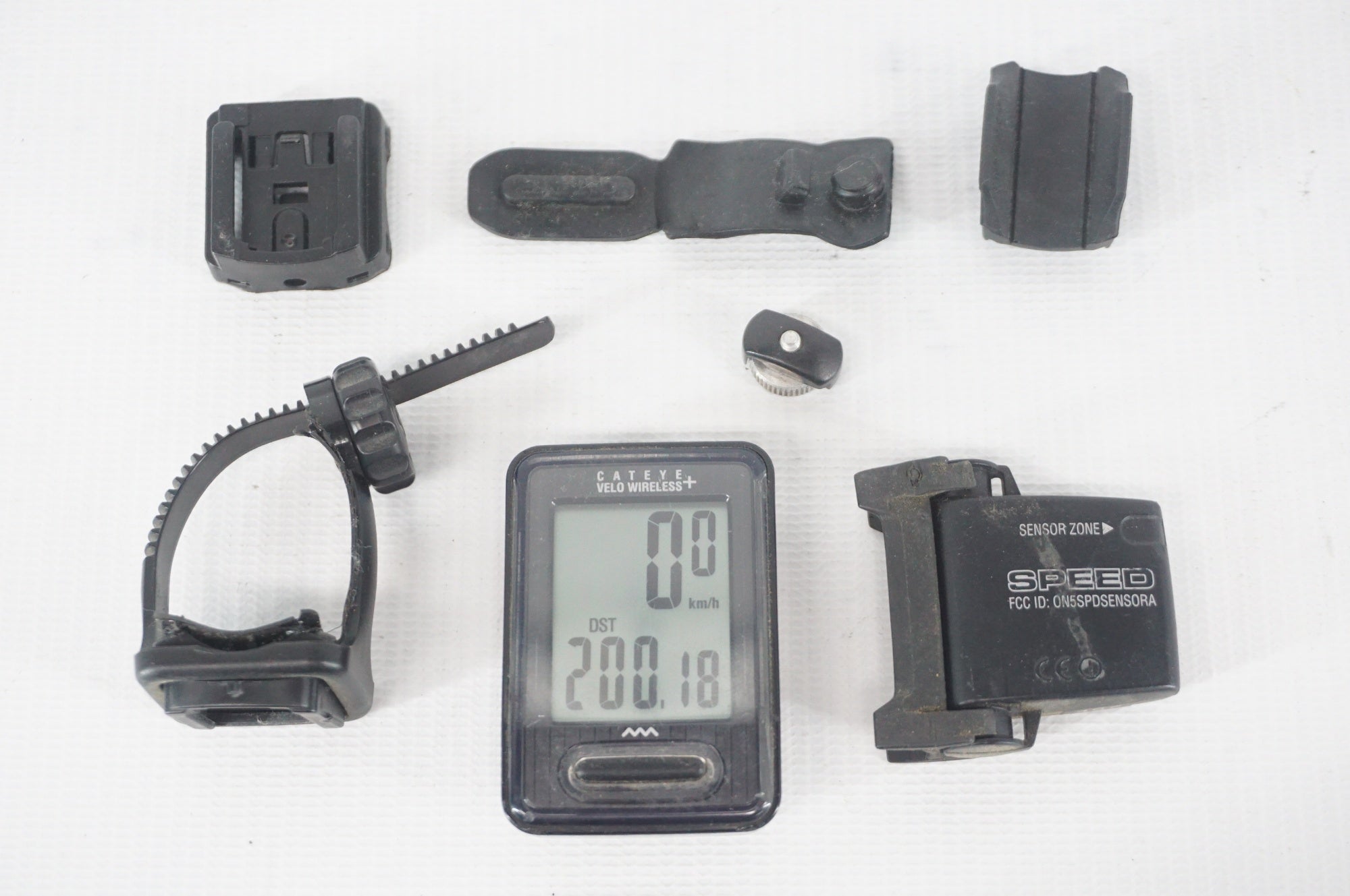 CATEYE 「キャットアイ」 VELO WIRELESS+ CC-VT210W サイクルコンピューター / 阪急塚口店