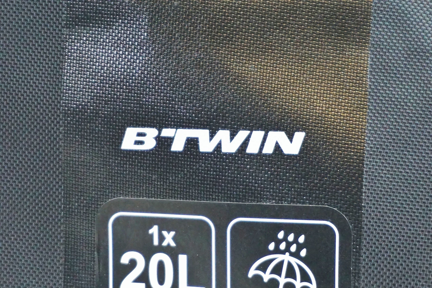 BTWIN 「ビトウィン」 WATERPROOF PANNIER RACK BIKE BAG 20L パニアバッグ / 有明ガーデン店