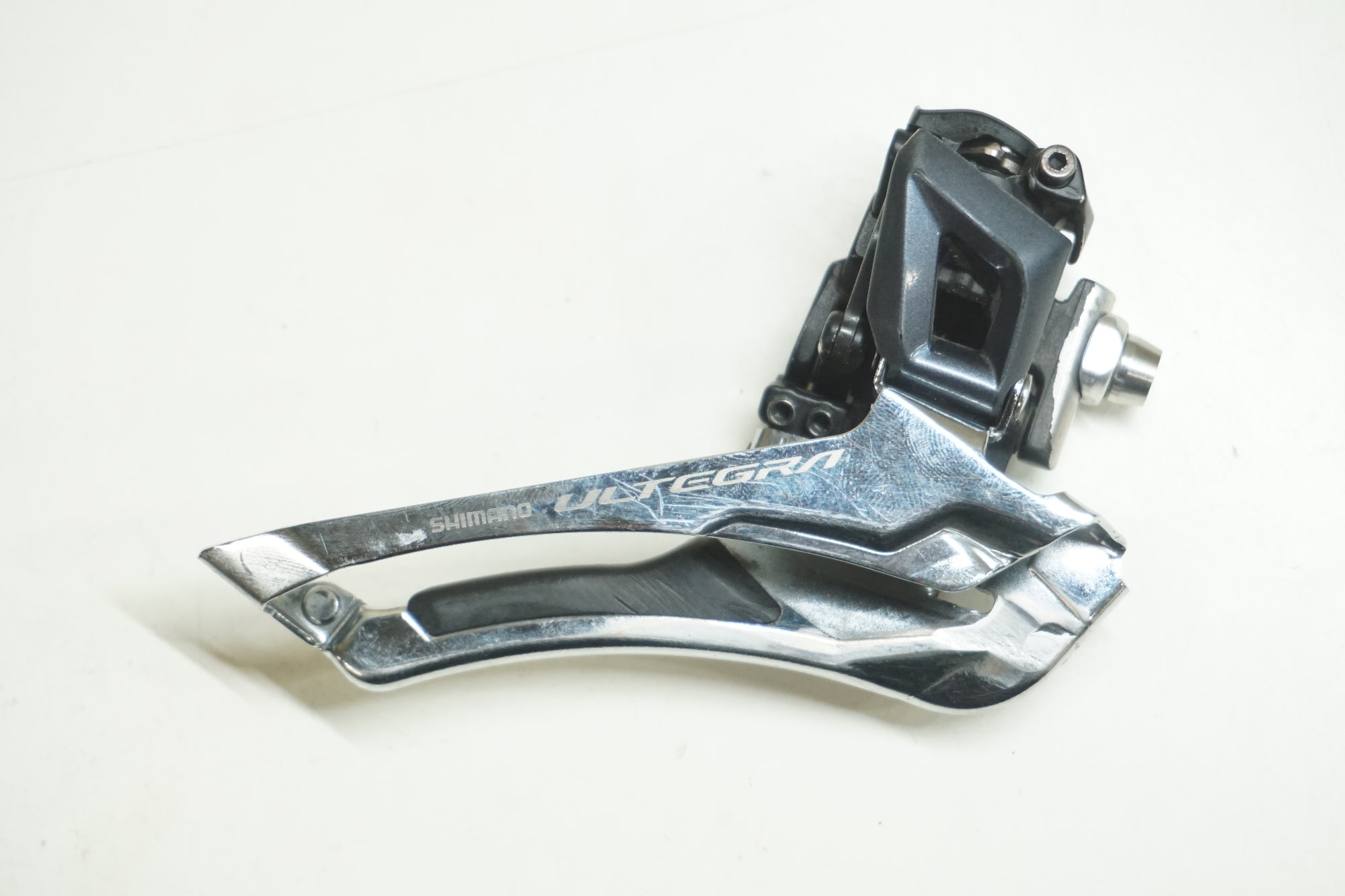 SHIMANO ULTEGRA FD-R8000-F フロントディレイラー SHIMANO 「シマノ」 ULTEGRA FD-R8000 フロントディレイラー / 大宮店