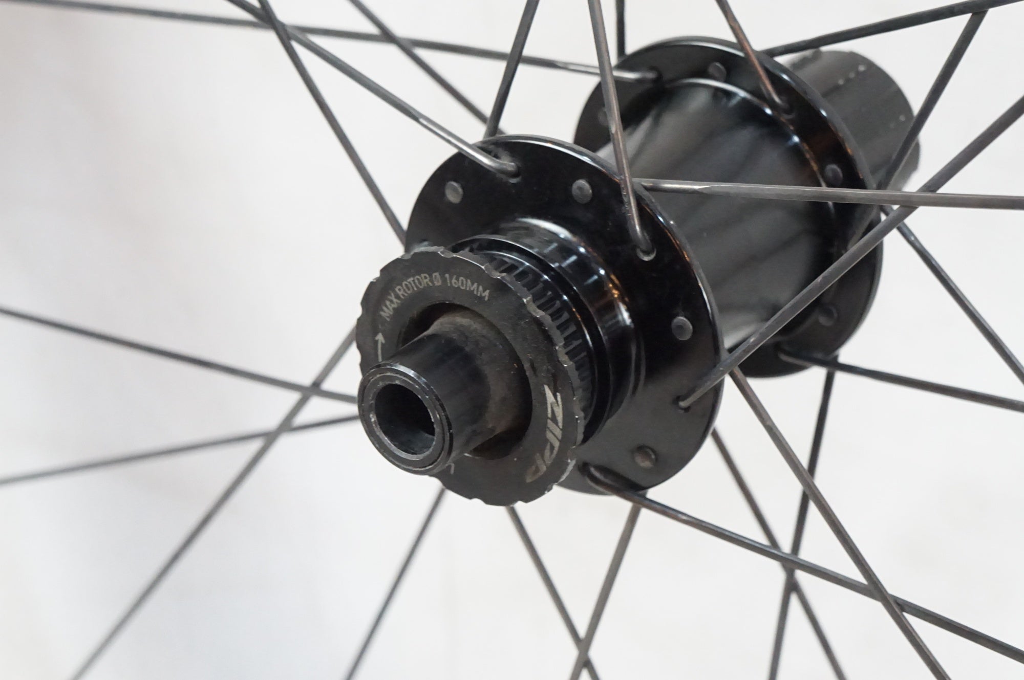 ZIPP 「ジップ」 303S TUBELESS DISC シマノ11S ホイールセット / バイチャリ浦和ベース