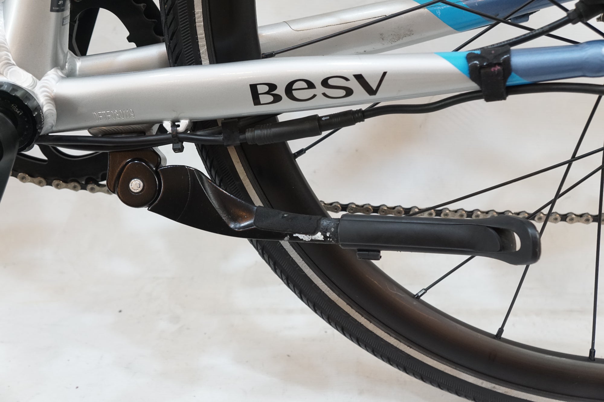 BESV 「ベスビー」 JF1 2022年モデル 電動アシスト自転車 / バイチャリ浦和ベース