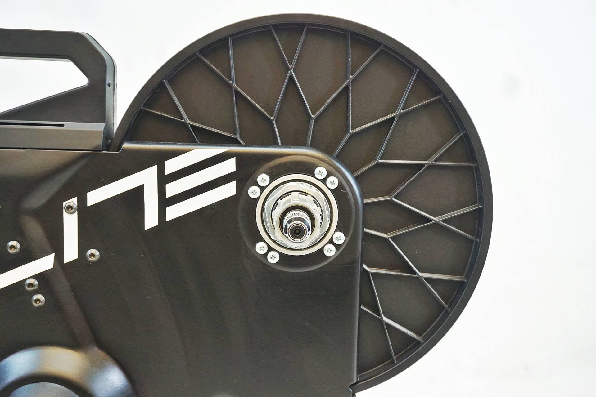 ELITE 「エリート」 SUITO スマートトレーナー / 有明ガーデン店