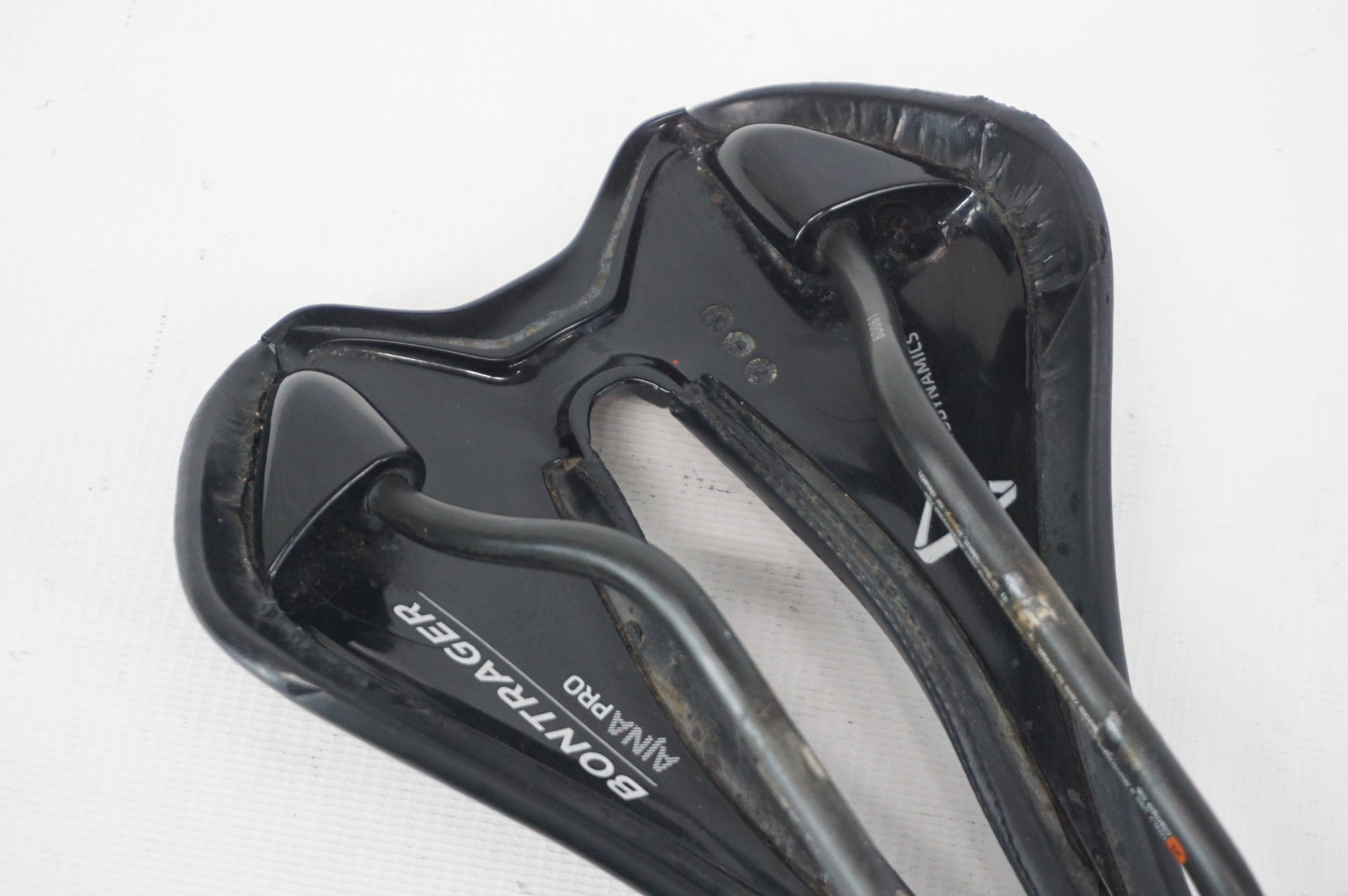 BONTRAGER 「ボントレガー」 AJNA PRO サドル / 阪急塚口店