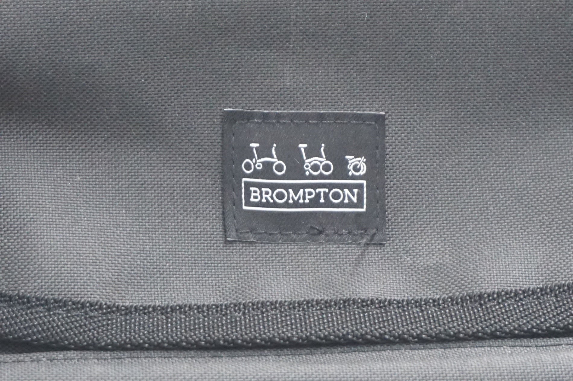 BROMPTON 「ブロンプトン」 METRO MESSENGER BAG MEDIUM フロントバッグ / 福岡アイランドシティ店