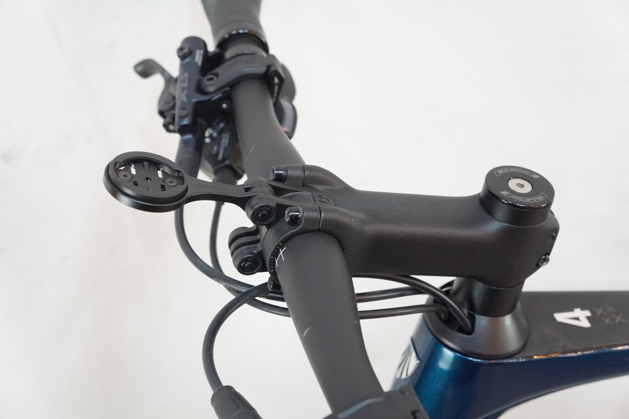 TREK 「トレック」 FX SPORT4 CARBON 2022-2024年モデル クロスバイク / バイチャリ浦和ベース