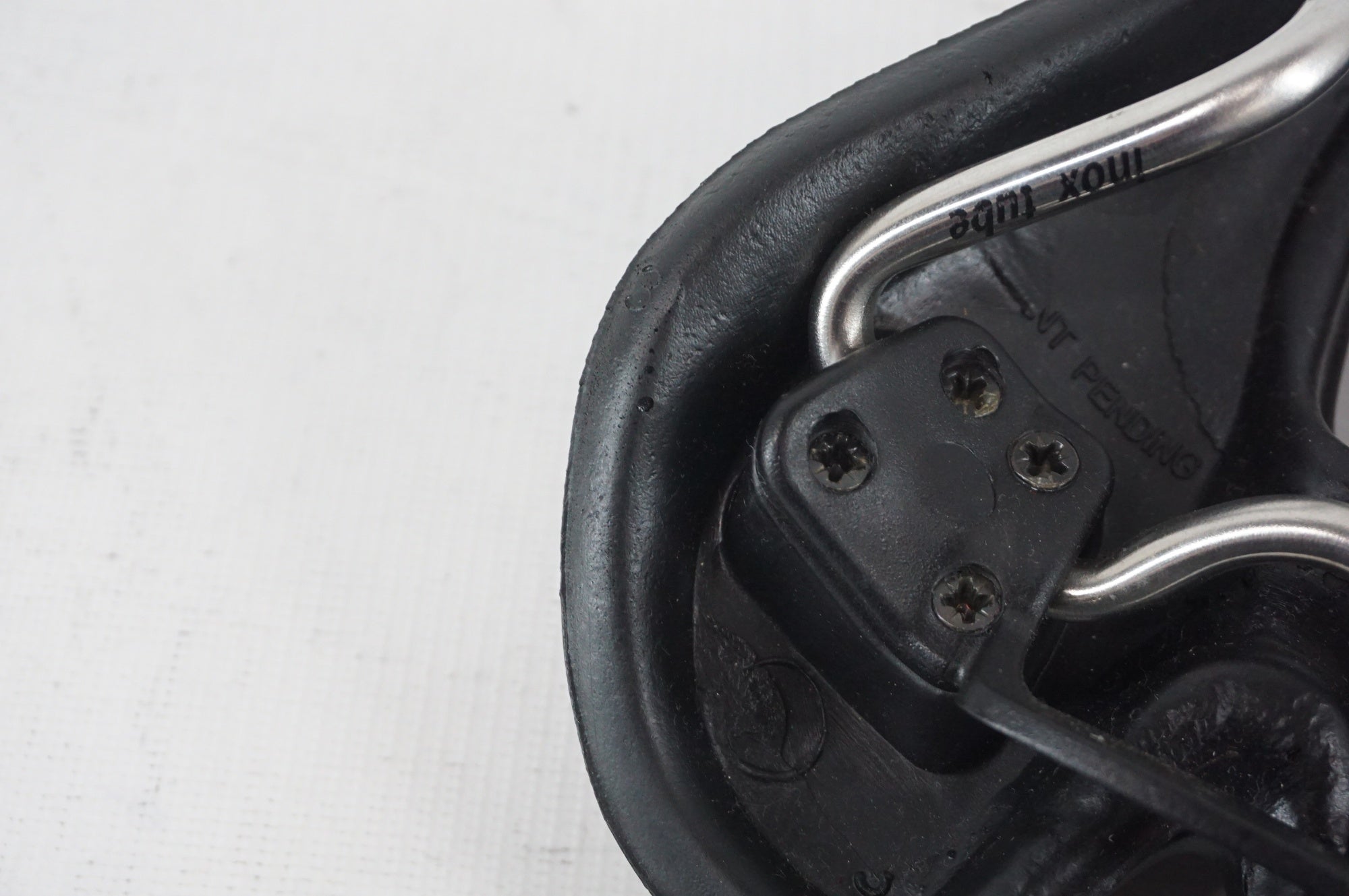 SELLE SMP 「セッレエスエムピー」 HYBRID サドル / 阪急塚口店