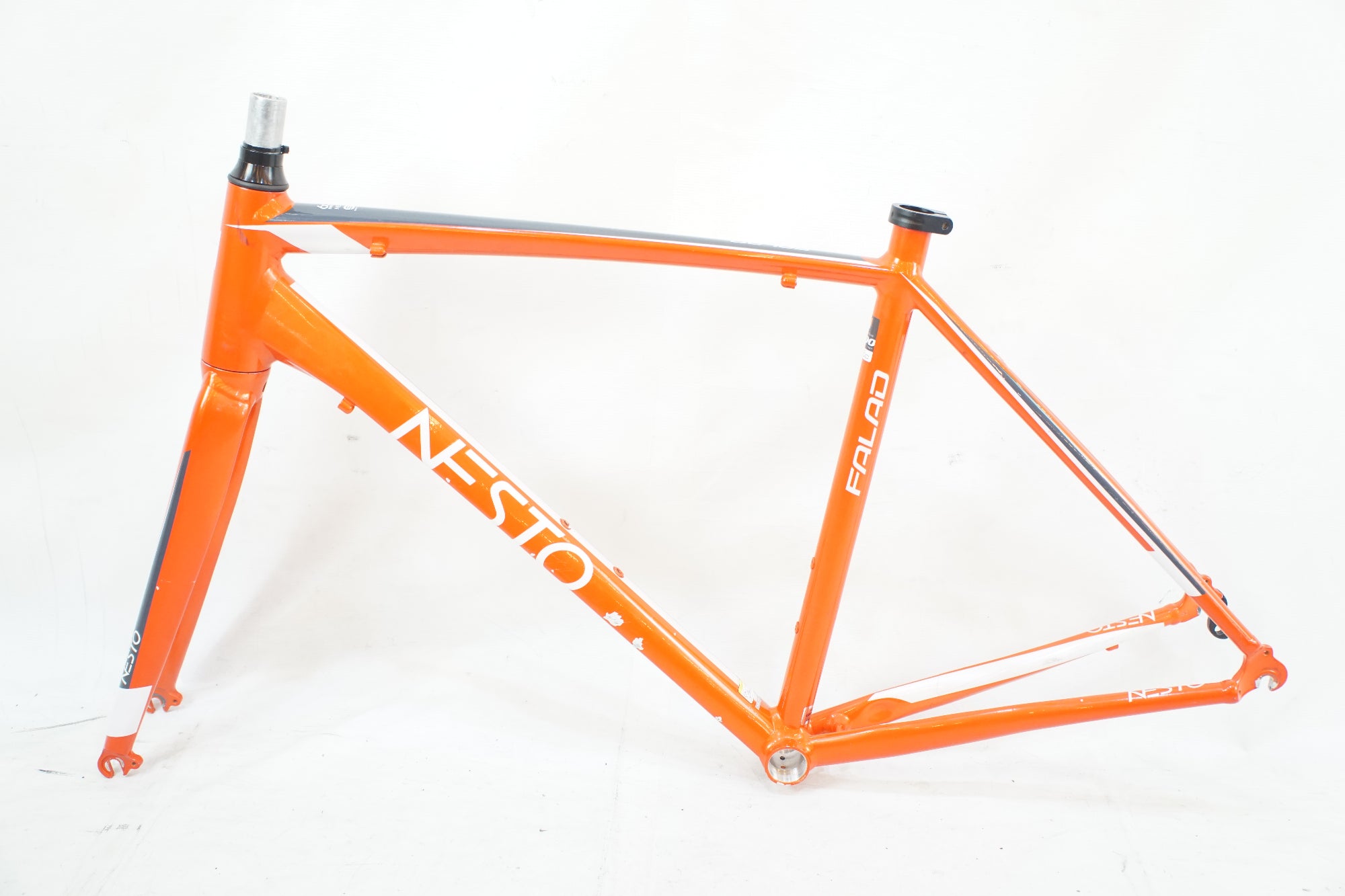 NESTO 「ネスト」 FALAD 年式不明 フレームセット / バイチャリ浦和ベース