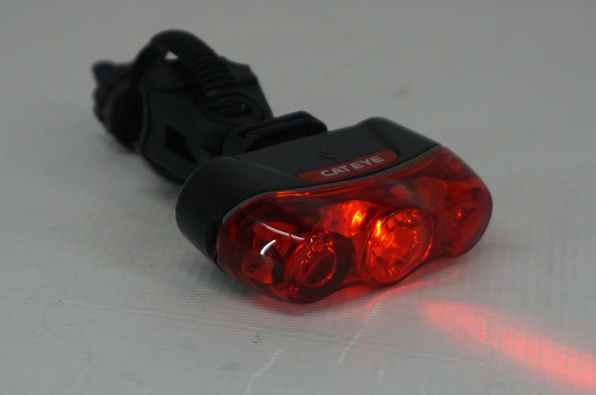 CATEYE 「キャットアイ」 TL-LD630/AU630 リアライト / 阪急塚口店