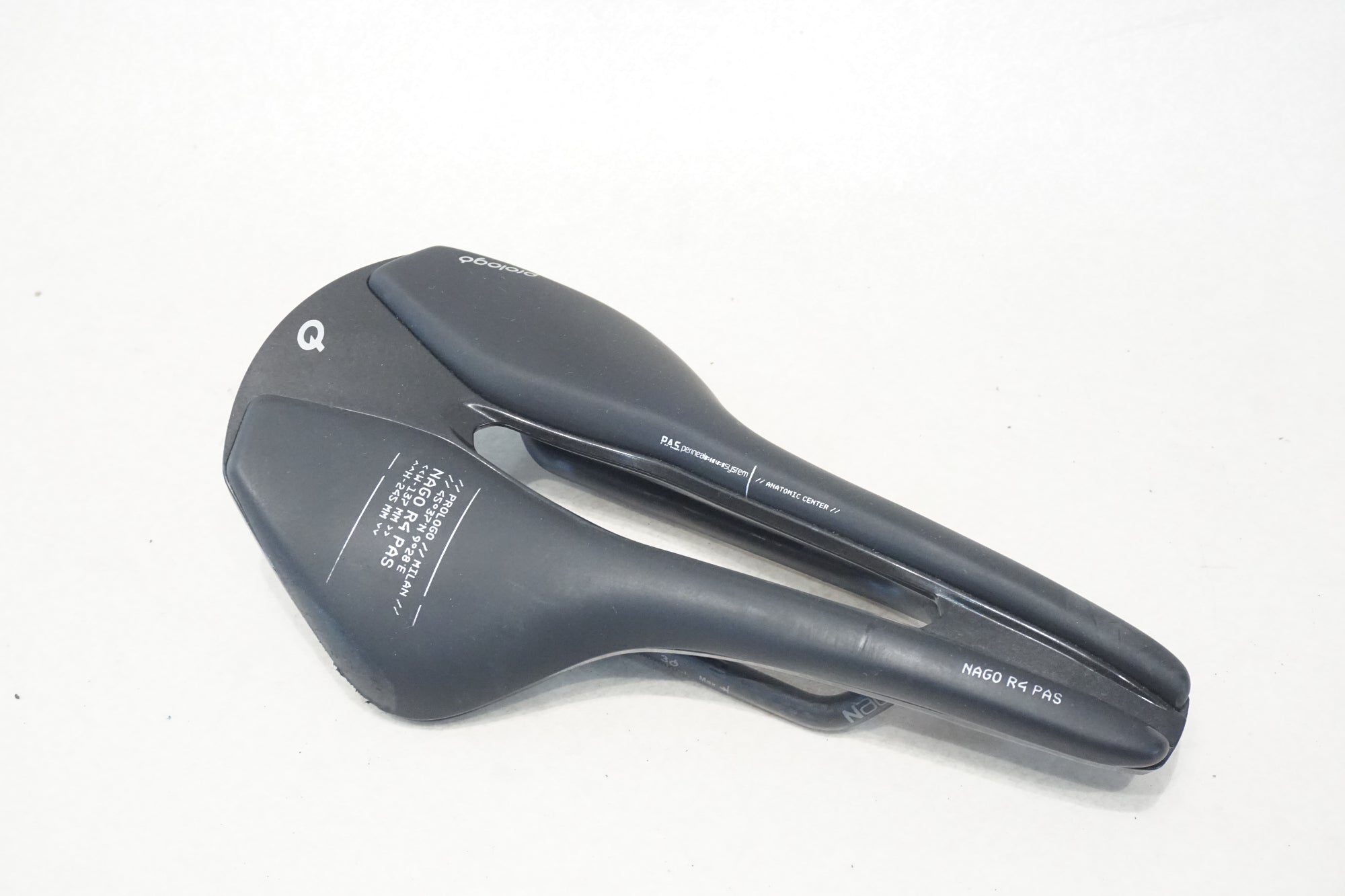 PROLOGO 「プロロゴ」 NAGO R4 PAS 3D NACK カーボンレール サドル