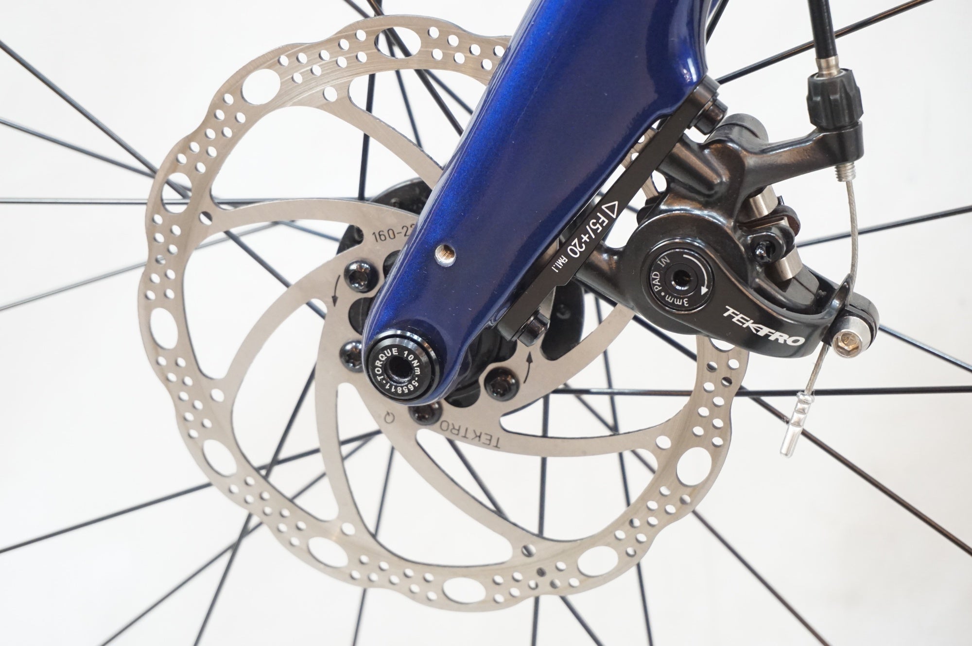 TREK 「トレック」 DOMANE AL2 DISC 2023年モデル ロードバイク / 浦和ベース