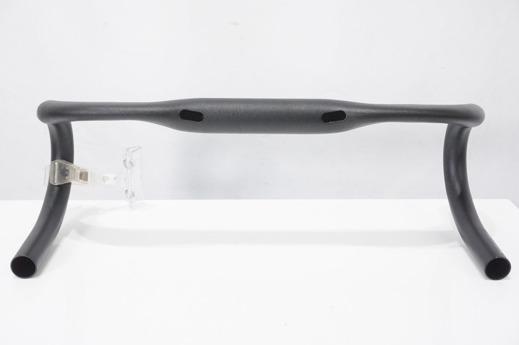 BONTRAGER 「ボントレガー」 ELITE AERO VR-CF φ31.8 40cm ハンドル / AKIBA店