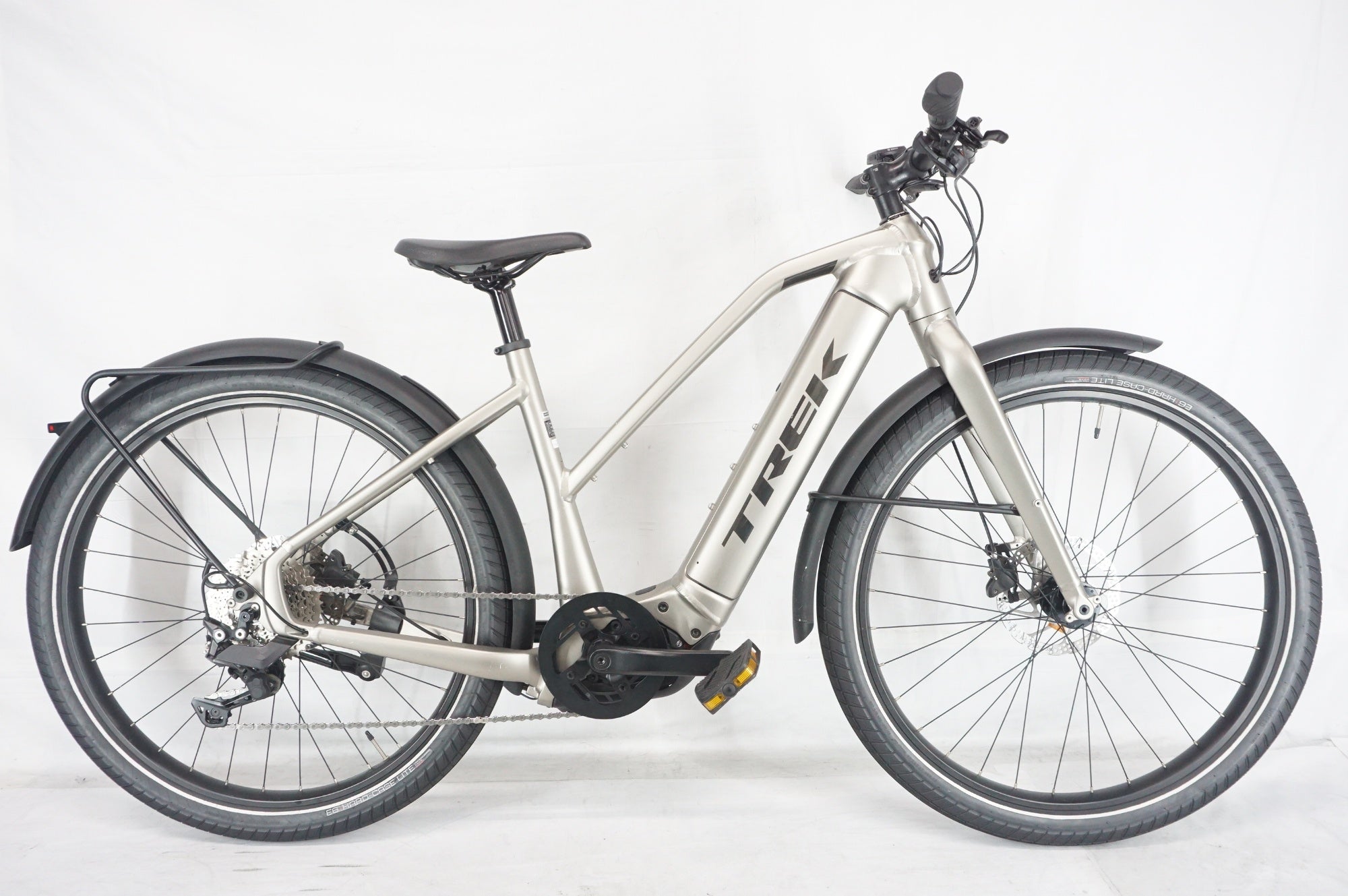 TREK 「トレック」 ALLANT+8 2022年モデル E-BIKE / 阪急塚口店