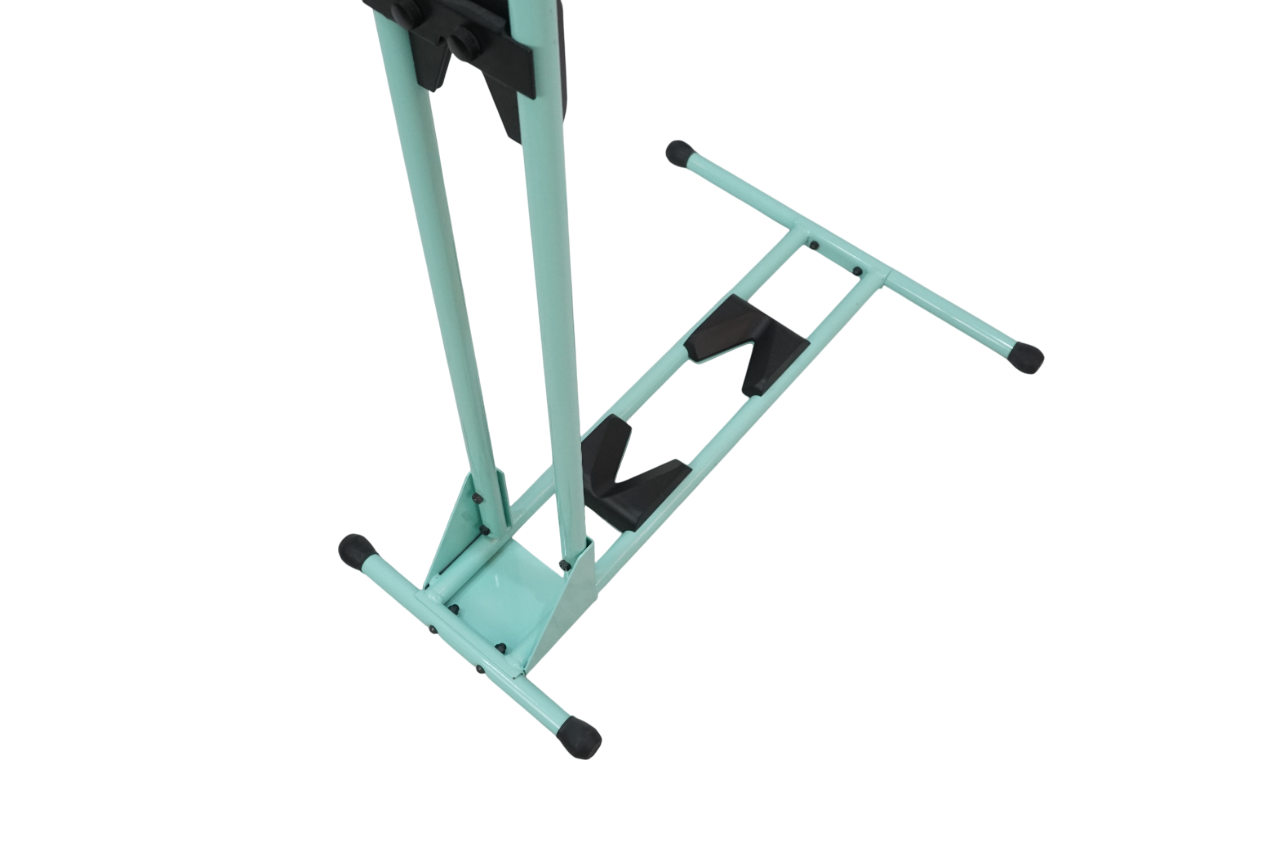 IWA 「イワ」 A01V SPECIAL ディスプレイスタンド / バイチャリ浦和ベース