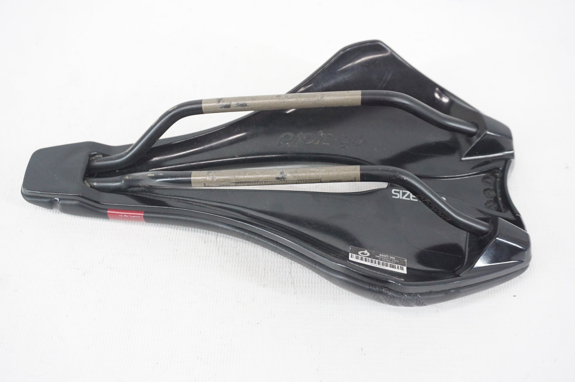 PROLOGO 「プロロゴ」 DIMENSION AGX T4.0 143mm サドル / 阪急塚口店