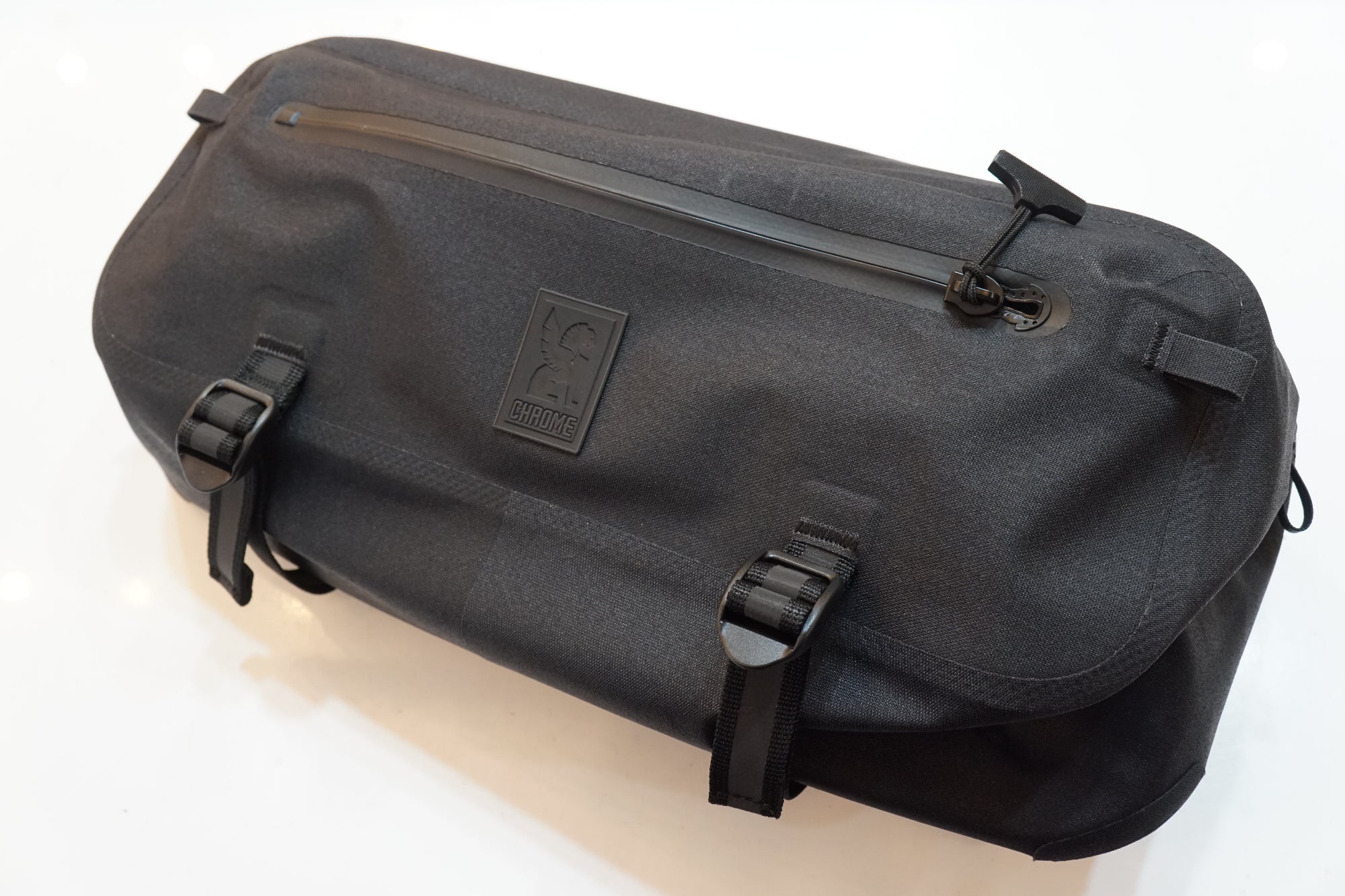 CHROME 「クローム」 ミニ カデッド ウォータープルーフ ボディバッグ / バイチャリ浦和ベース