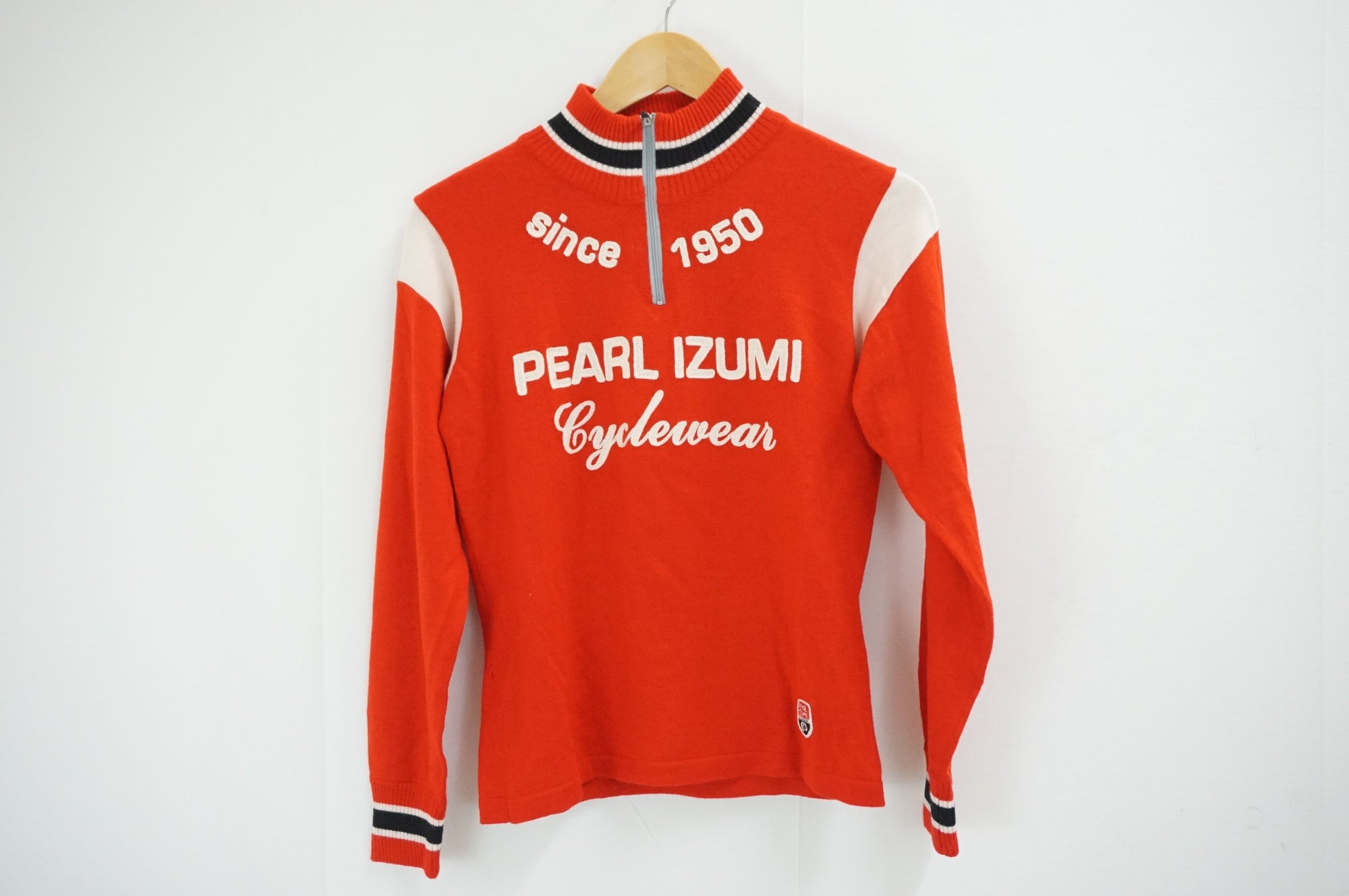 多様な 「パールイズミ」 IZUMI PEARL Mサイズ ウール混ニット メンズ ピンズ・ピンバッジ・缶バッジ