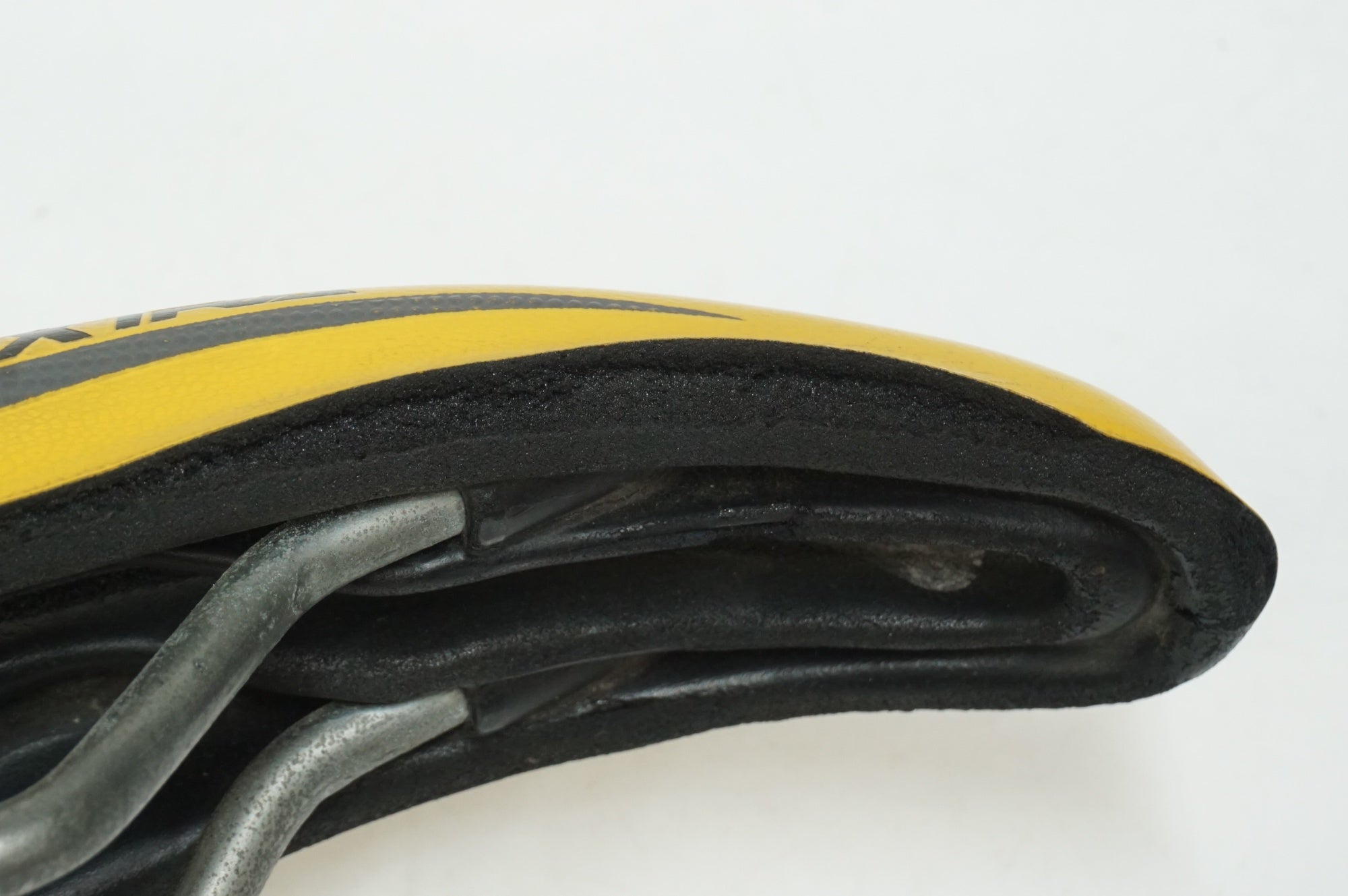 SELLE SMP 「セラエスエムピー」 EXTRA サドル / 大宮店