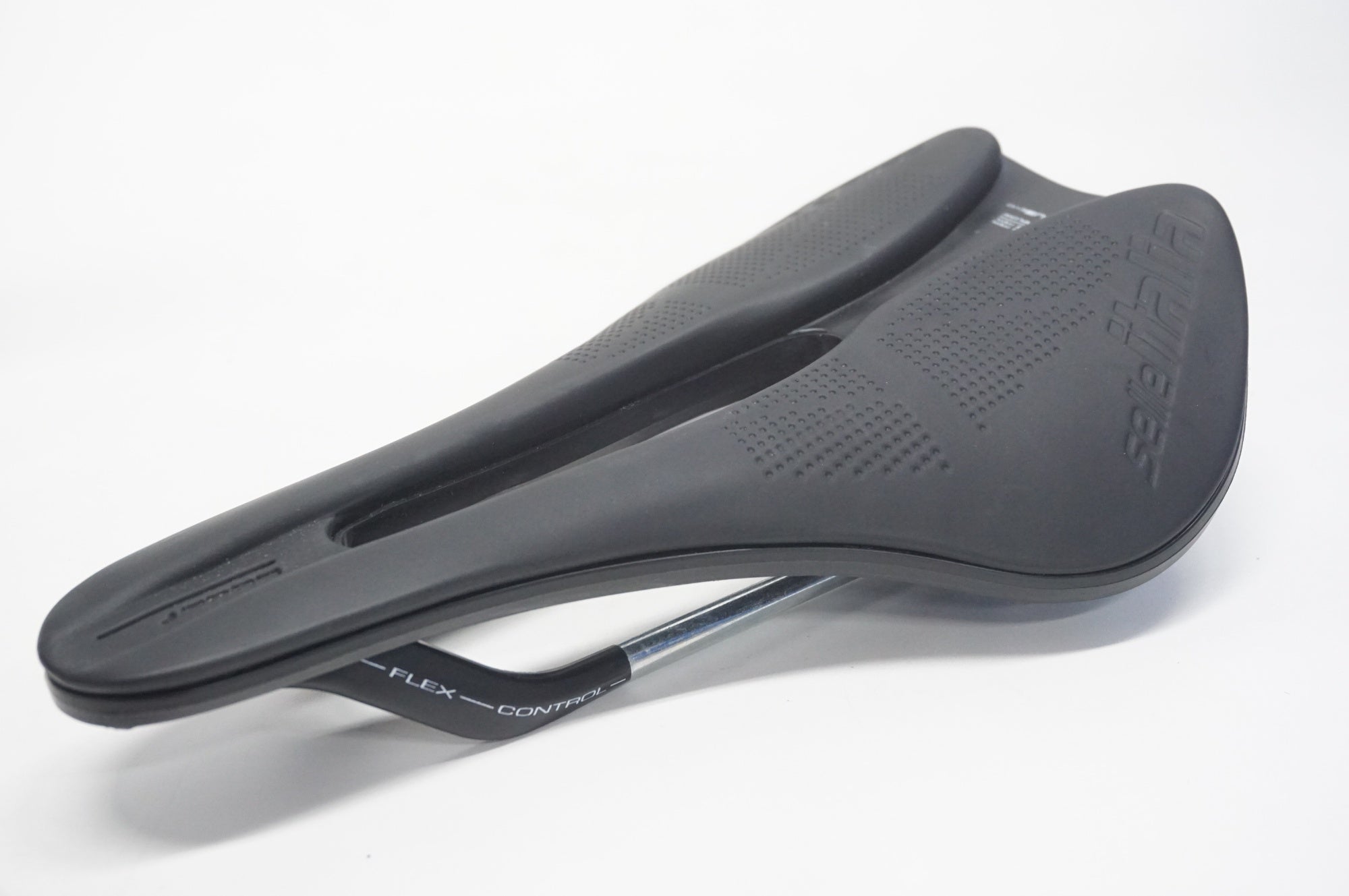 SELLE ITALIA 「セライタリア」 NOVUS BOOST EVO サドル / 福岡店