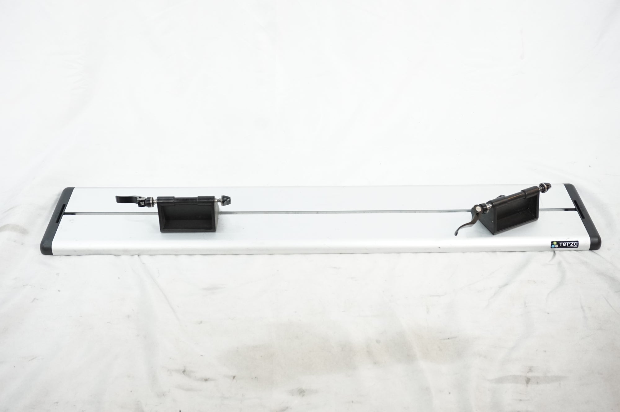 TERZO 「テルッツオ」 EC23M 車室内 2台積みタイプ サイクルキャリア / 川越店