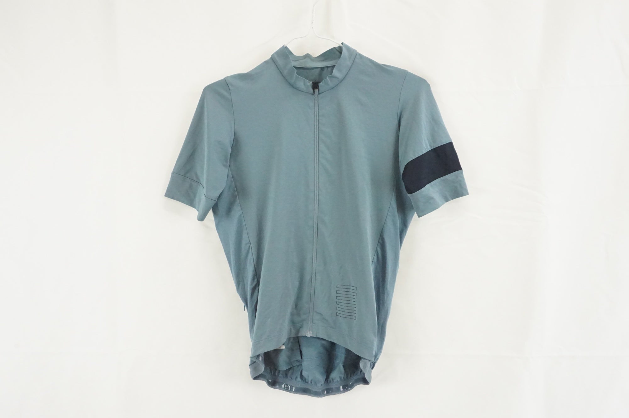 RAPHA 「ラファ」 PRO TEAM TRAINING JERSEY Sサイズ ジャージ / 宇都宮店 ｜ バイチャリ公式オンラインショップ  【スポーツ自転車買取販売専門店】