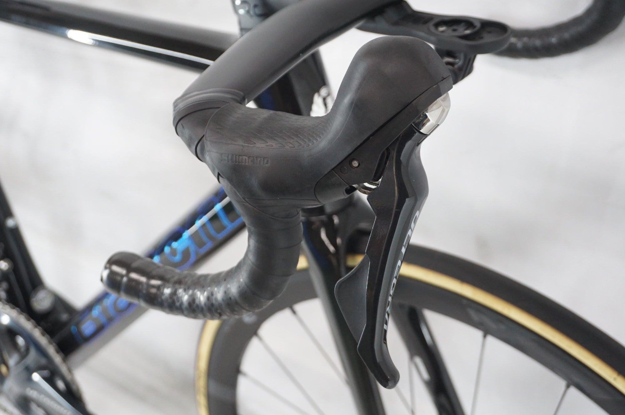 BIANCHI 「ビアンキ」 SPECIALISSIMA DISC 2022年モデル ロードバイク / 阪急塚口店