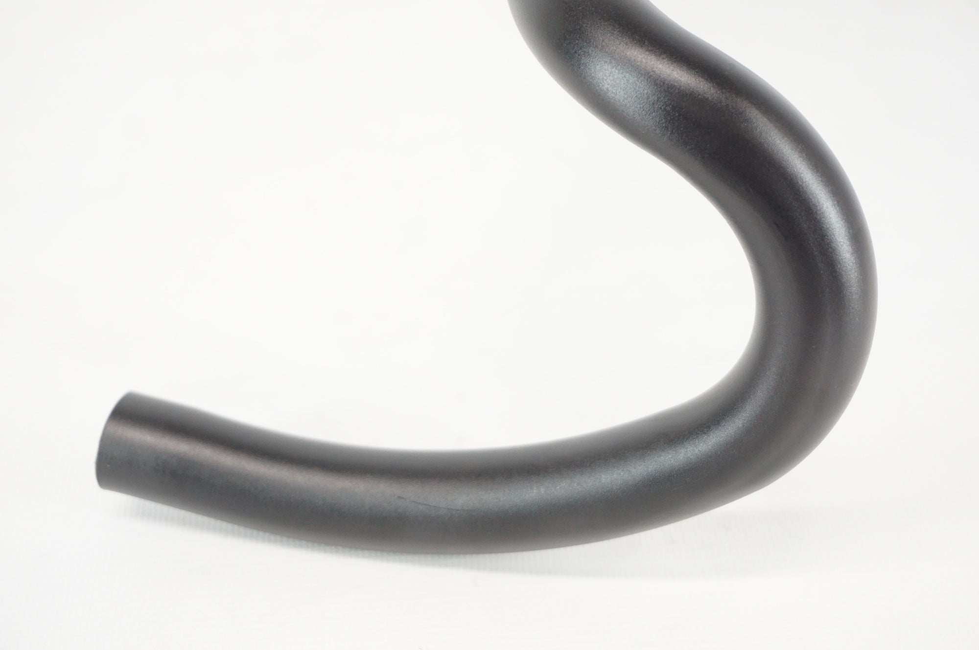 GIANT 「ジャイアント」 CONTACT Φ31.8 360mm ハンドル / 阪急塚口店